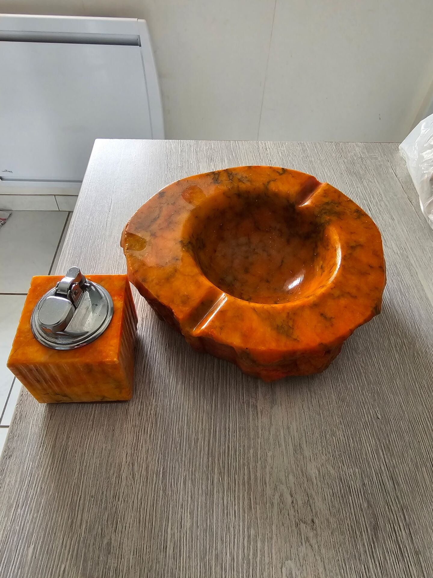 Ashtray and lighter in alabaster 1970.