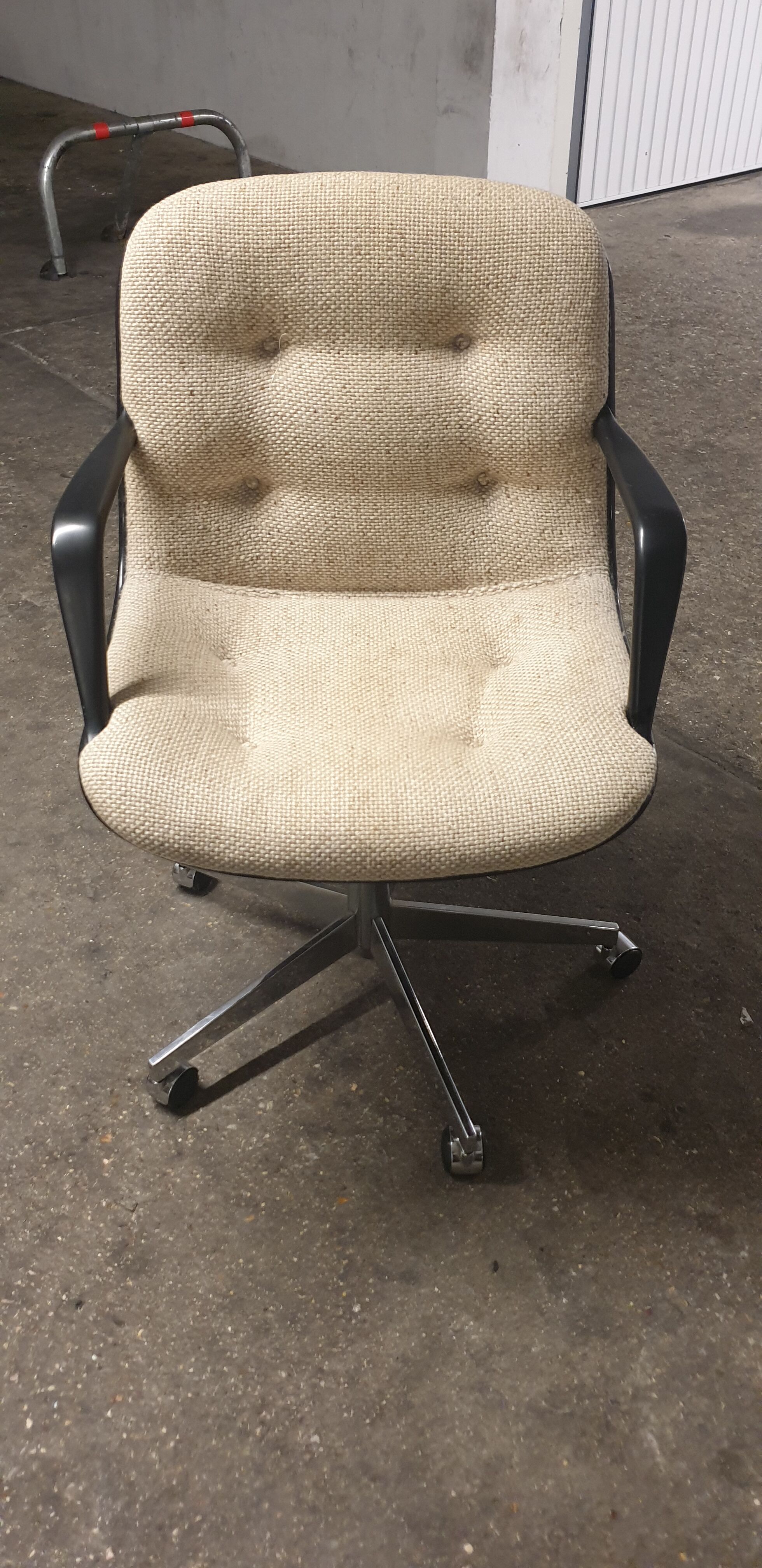 Strafor shell armchair by Randall Buck