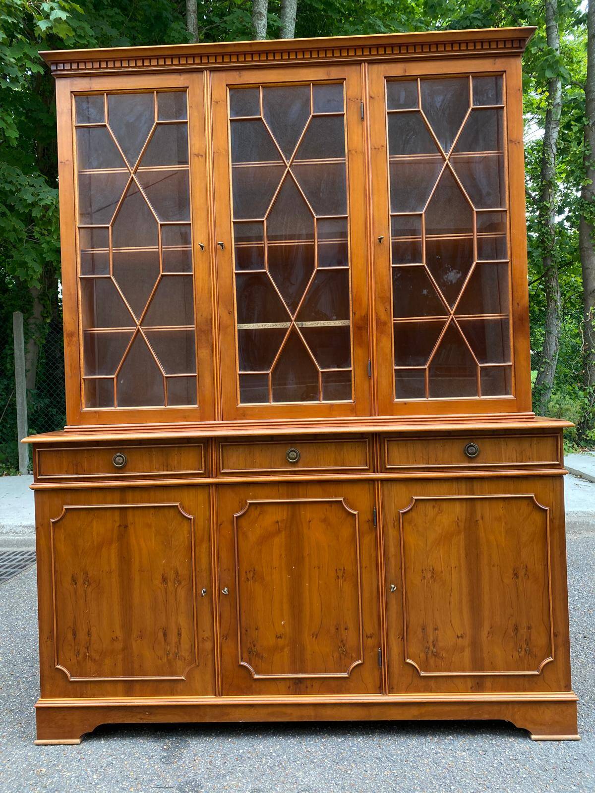 Large English solid wood library from the 19th century, 162cm.