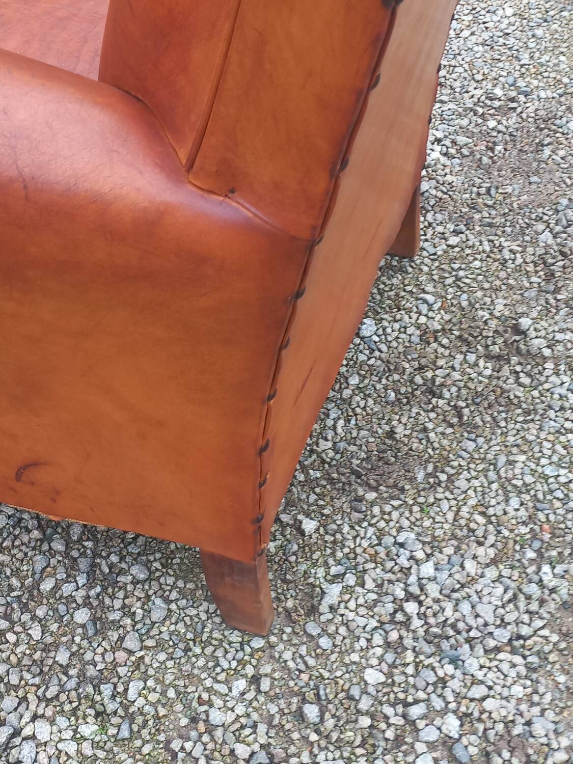 Art deco leather club chair from the 1930s