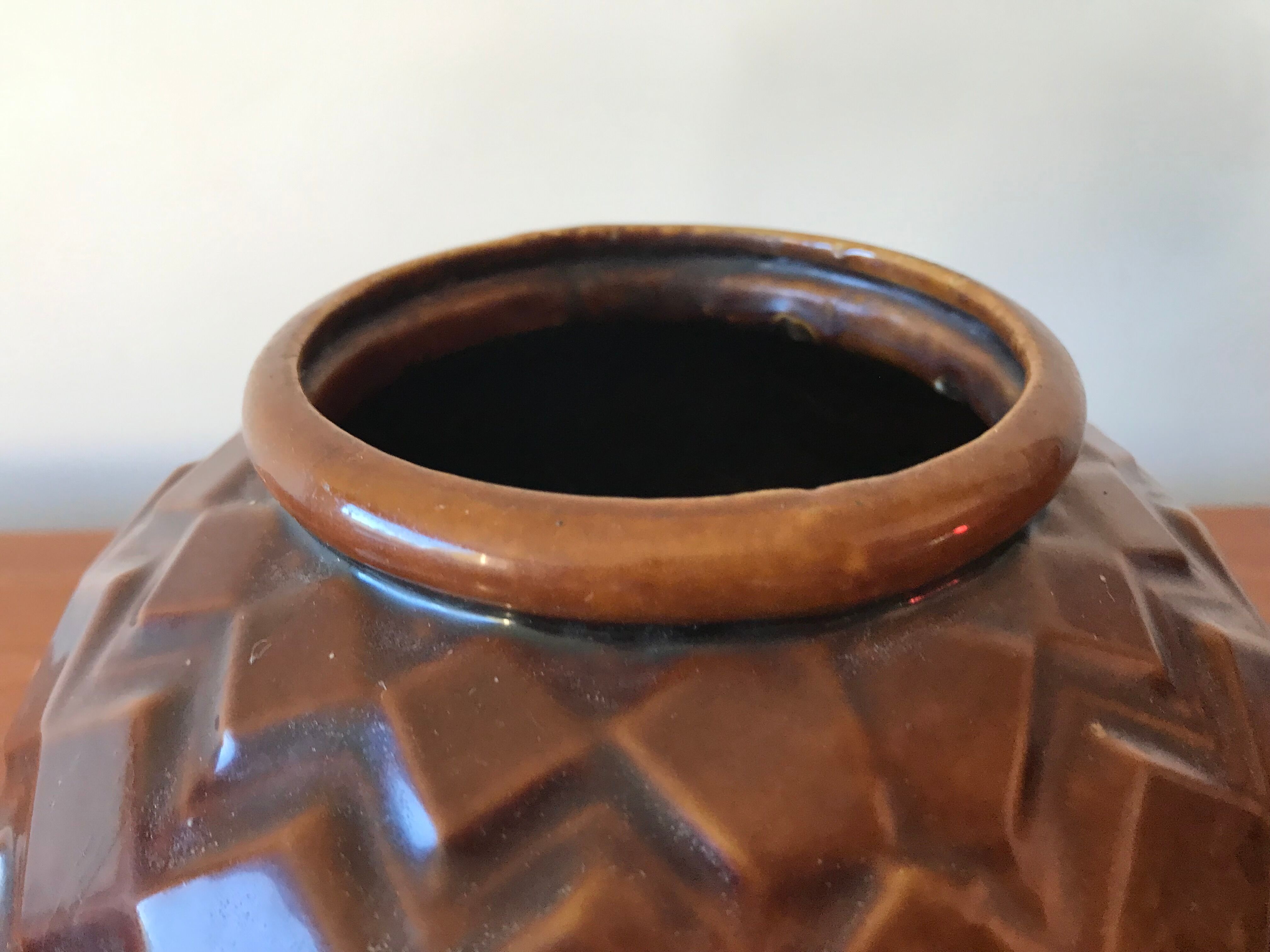 Art Deco vase in enamelled cast iron.