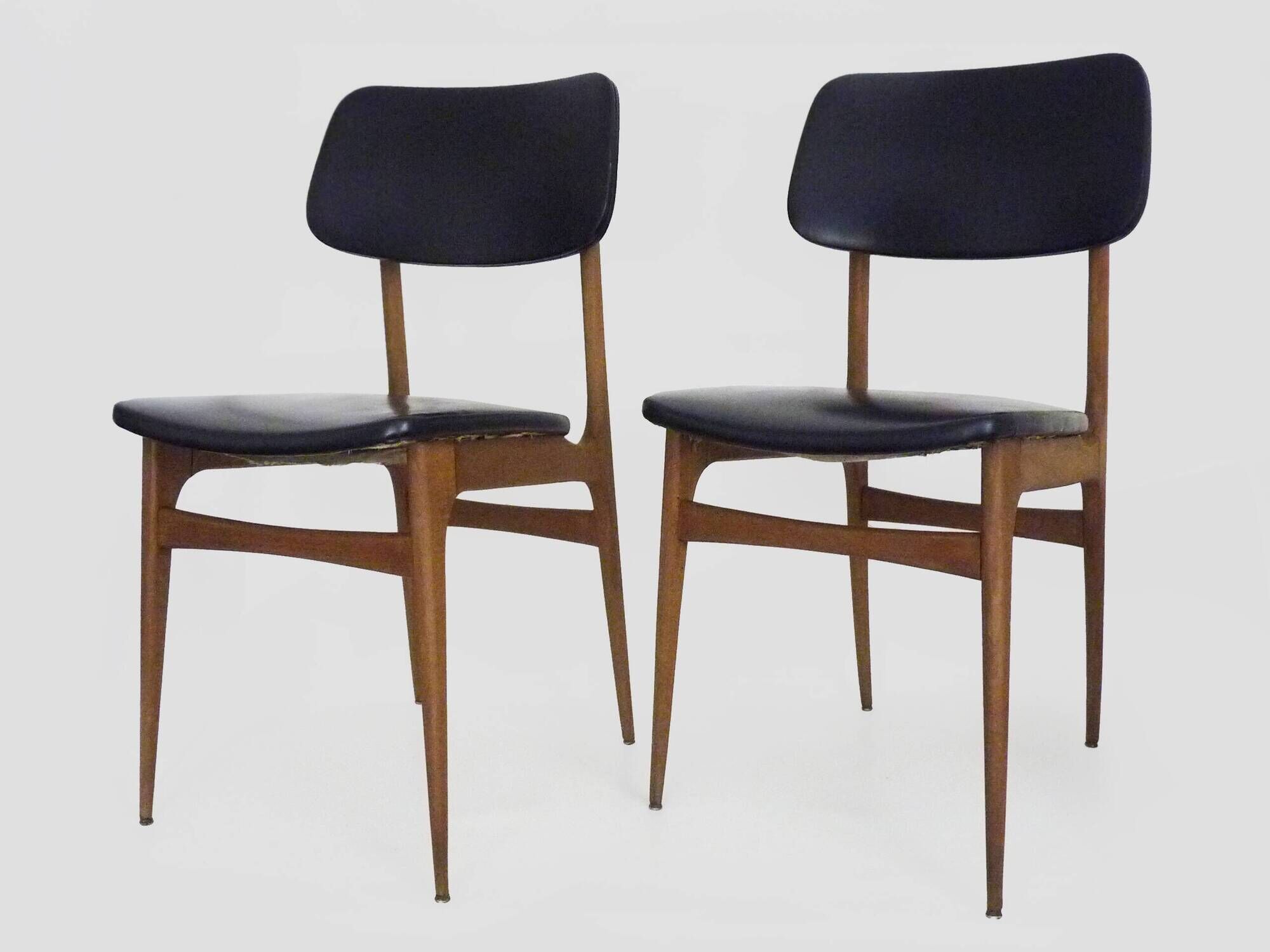 Pair of Scandinavian chairs in beech wood and skai from the 50s
