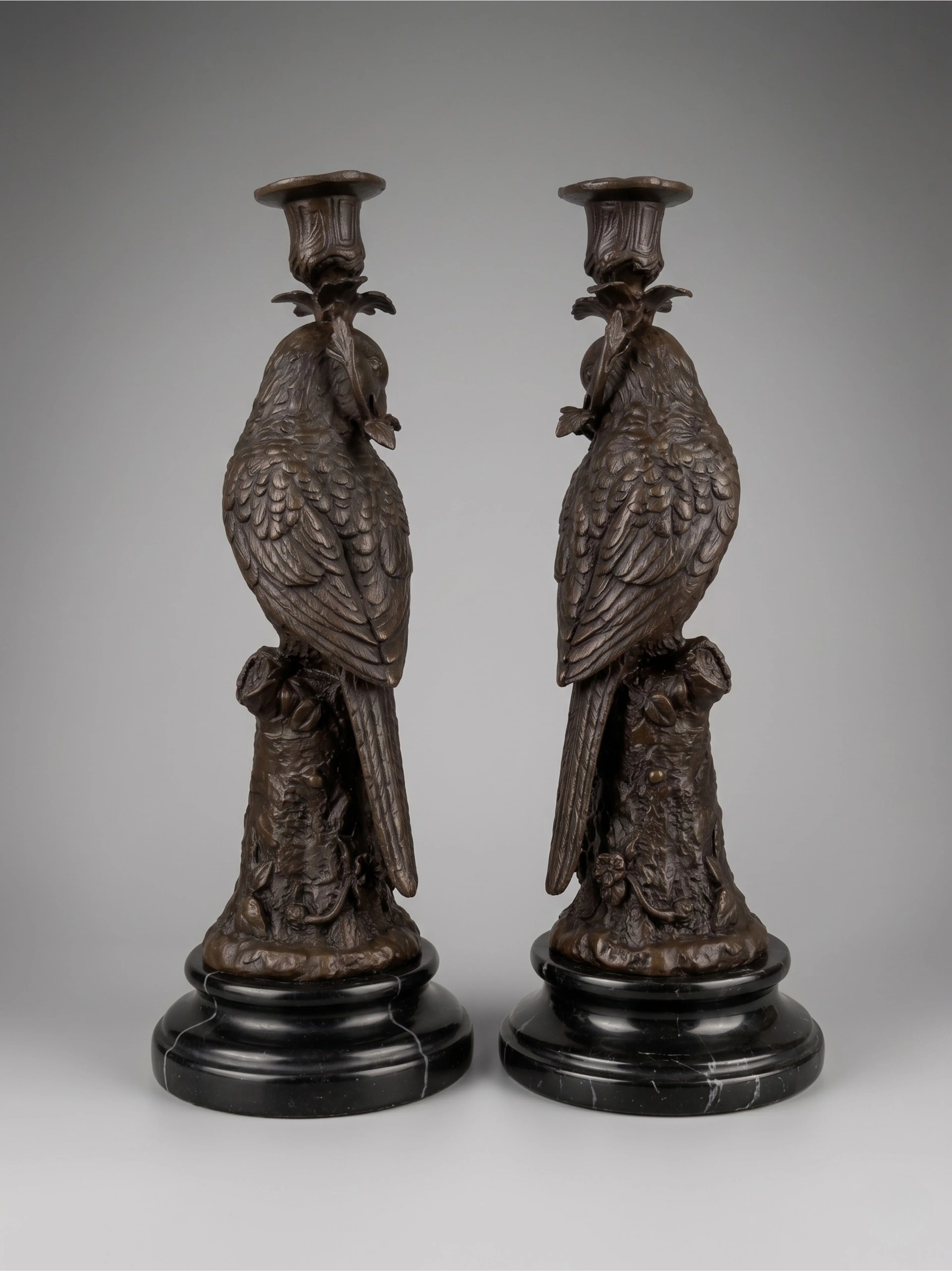 Pair of patinated bronze candlesticks with parrots on black bases – Napoleon III style / 19th century