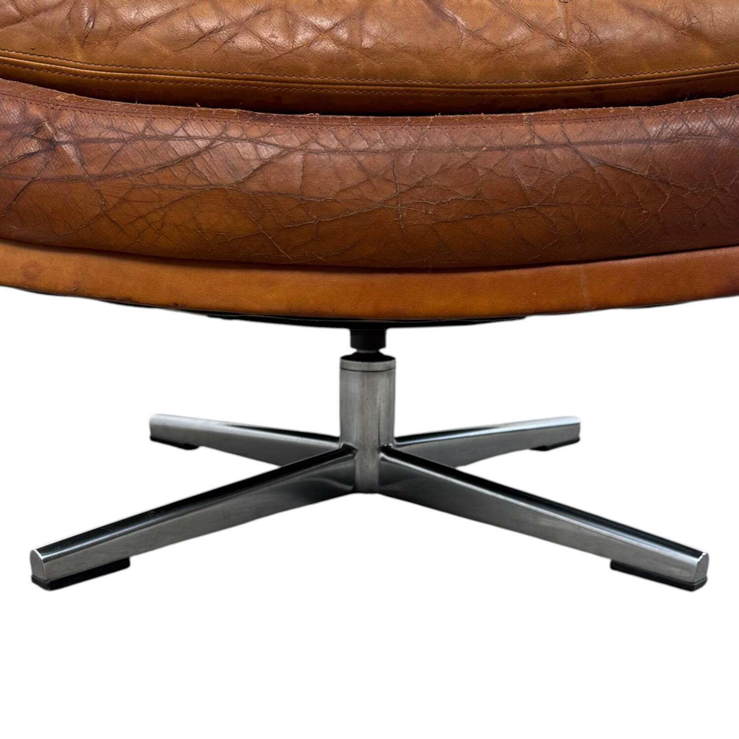 Paire de fauteuils pivotants vintage en cuir cognac par Eugen Schmidt