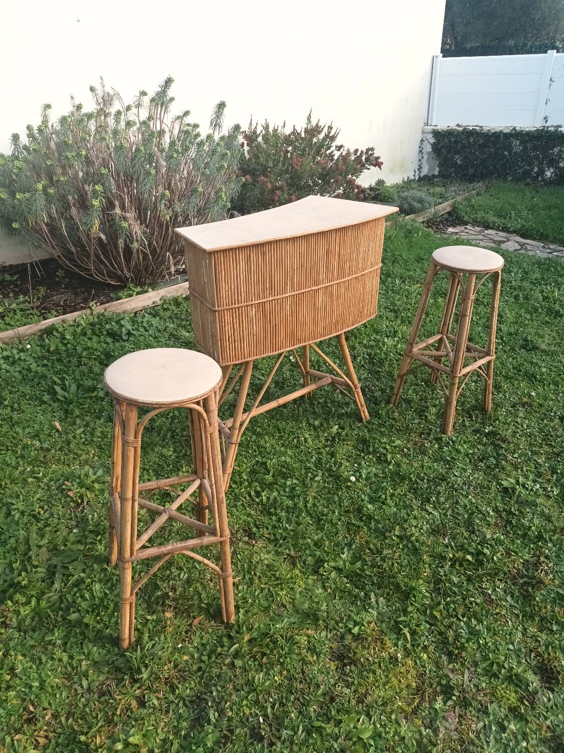 Bar en rotin vintage