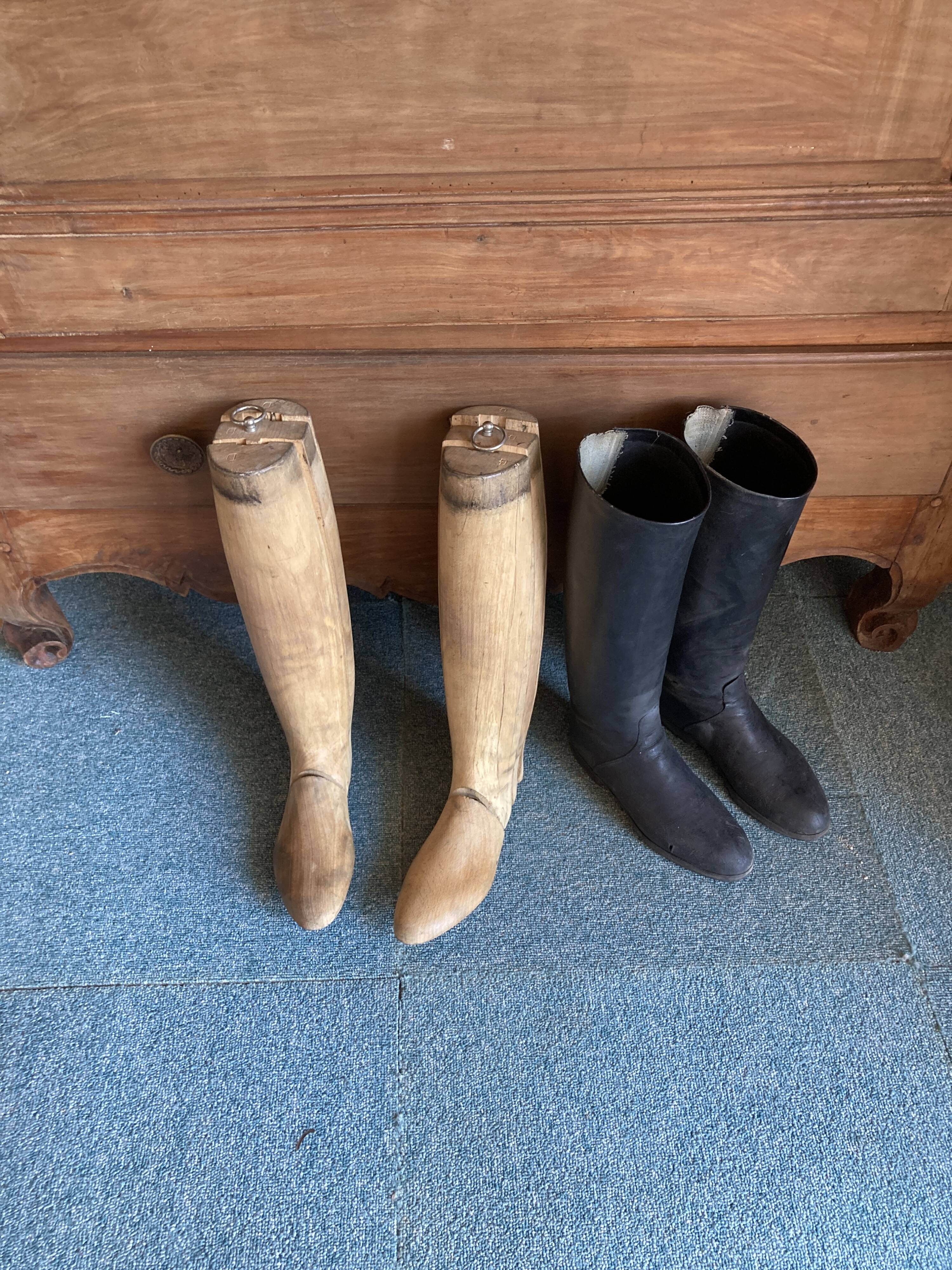 Shoe trees