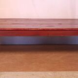 Ancienne table basse en teck birman patine rouge d’origine