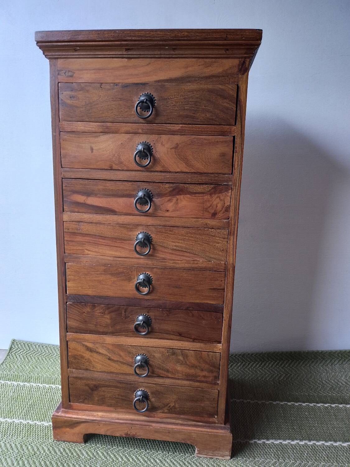 Mahogany wooden chiffonier