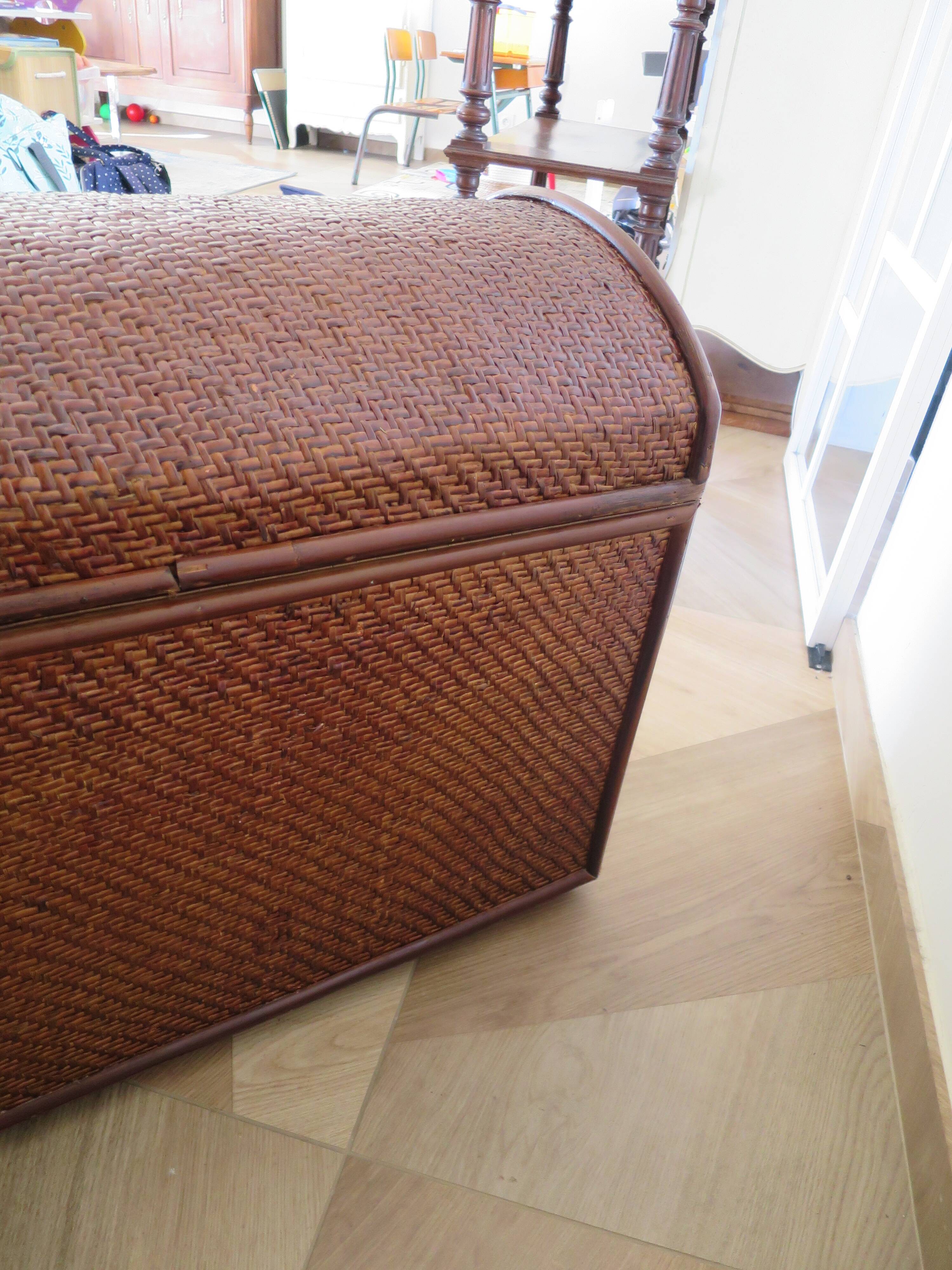 Vintage storage chest - curved - woven rattan - 1970s - mahogany colour