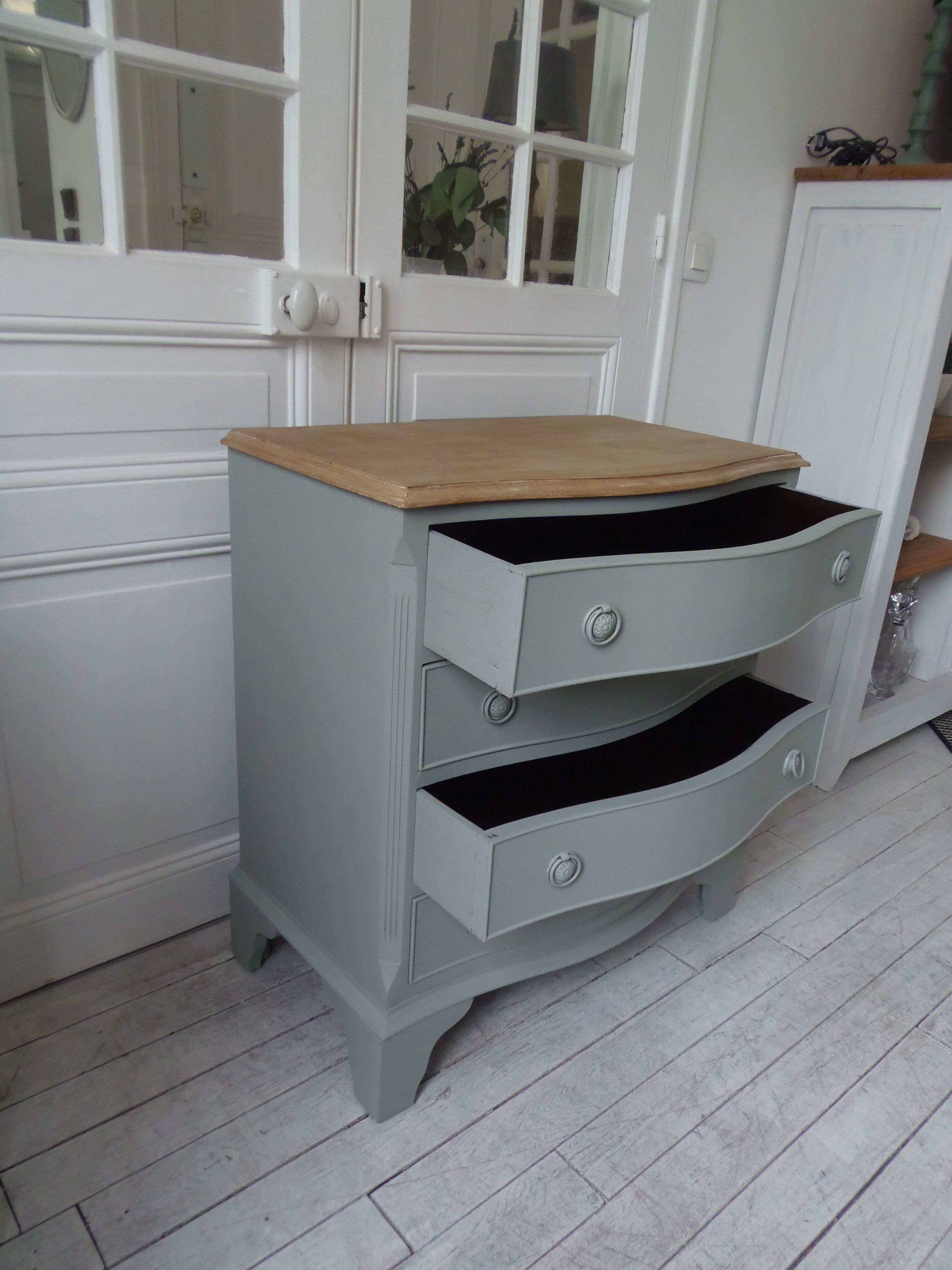 Vintage chest of drawers green of gray, 4 drawers, wooden top