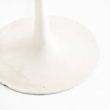 Vintage round table with tulip foot by Maurice Burke for Arkana. Aluminum + lacquered wood. United Kingdom, 60