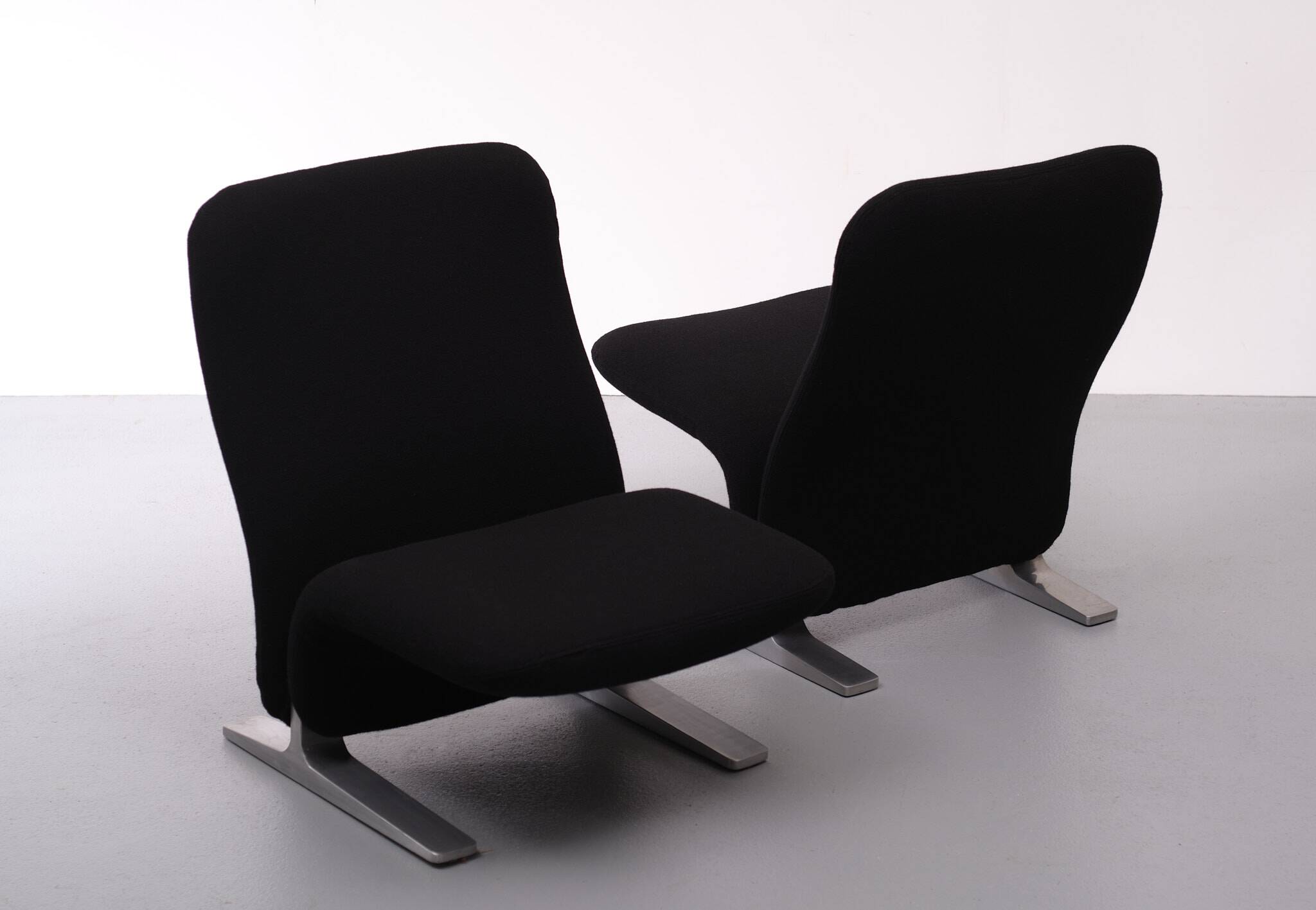F780 Concorde Lounge Chairs by Pierre Paulin for Artifort in New Upholstery
