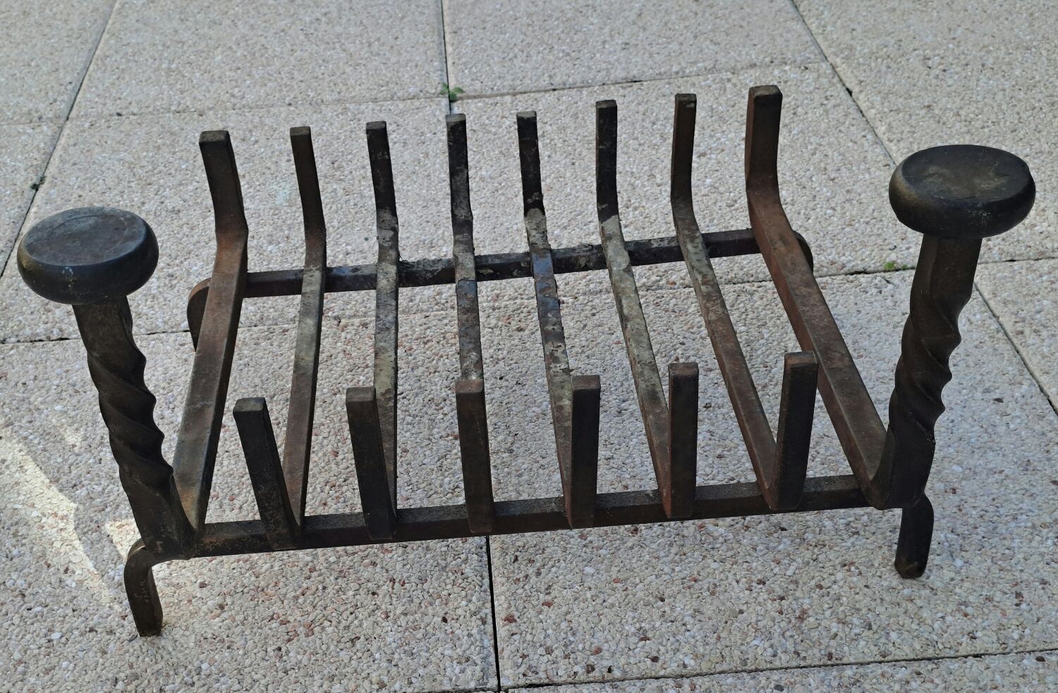 Cast iron log holder