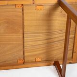 Coffee table in teak with extension plate of Danish design from the 1960s. The table is in great vin
