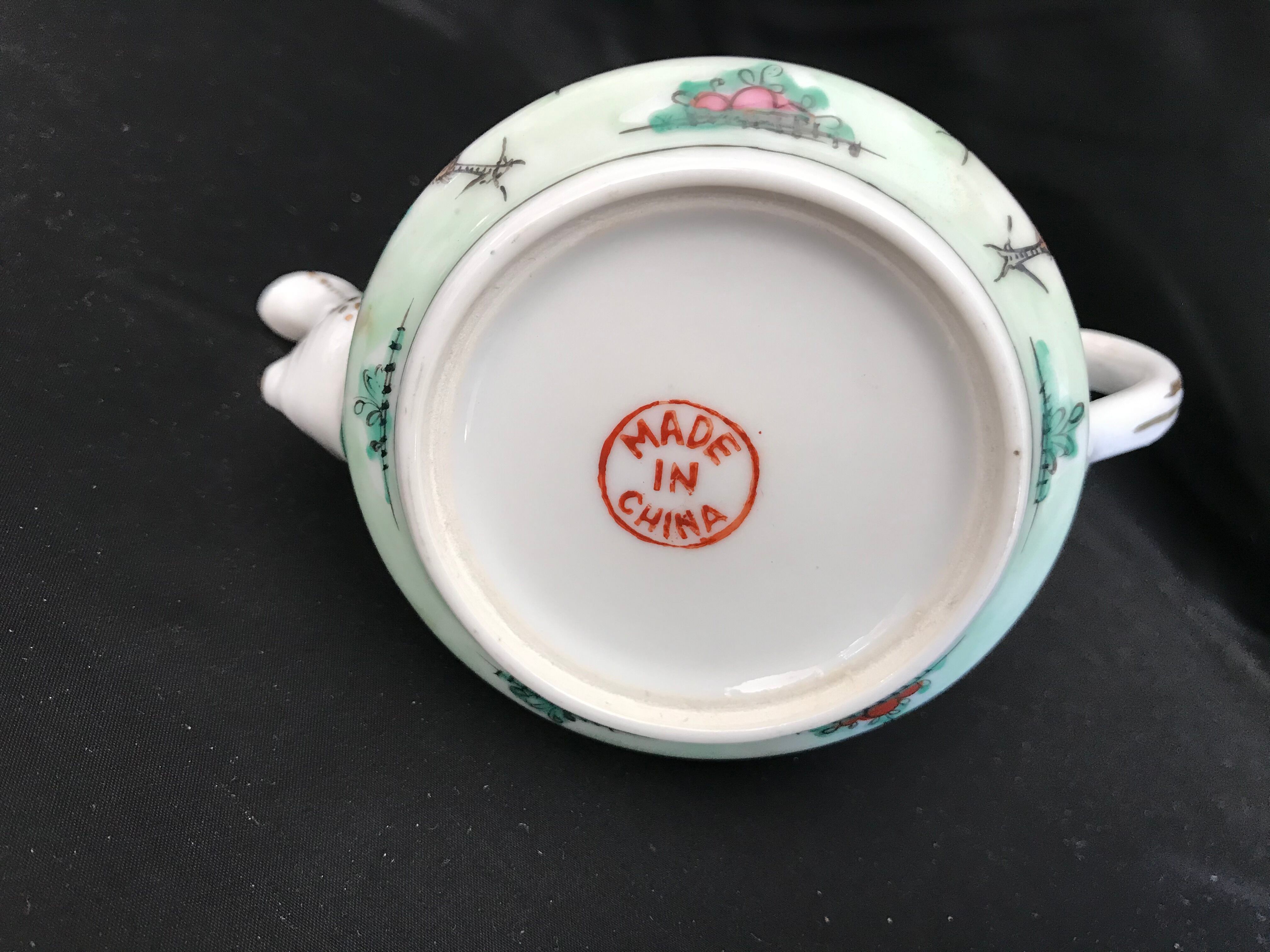 Coffee maker and 4 small bowls - porcelain - roosters and plants - china - mid-20th century