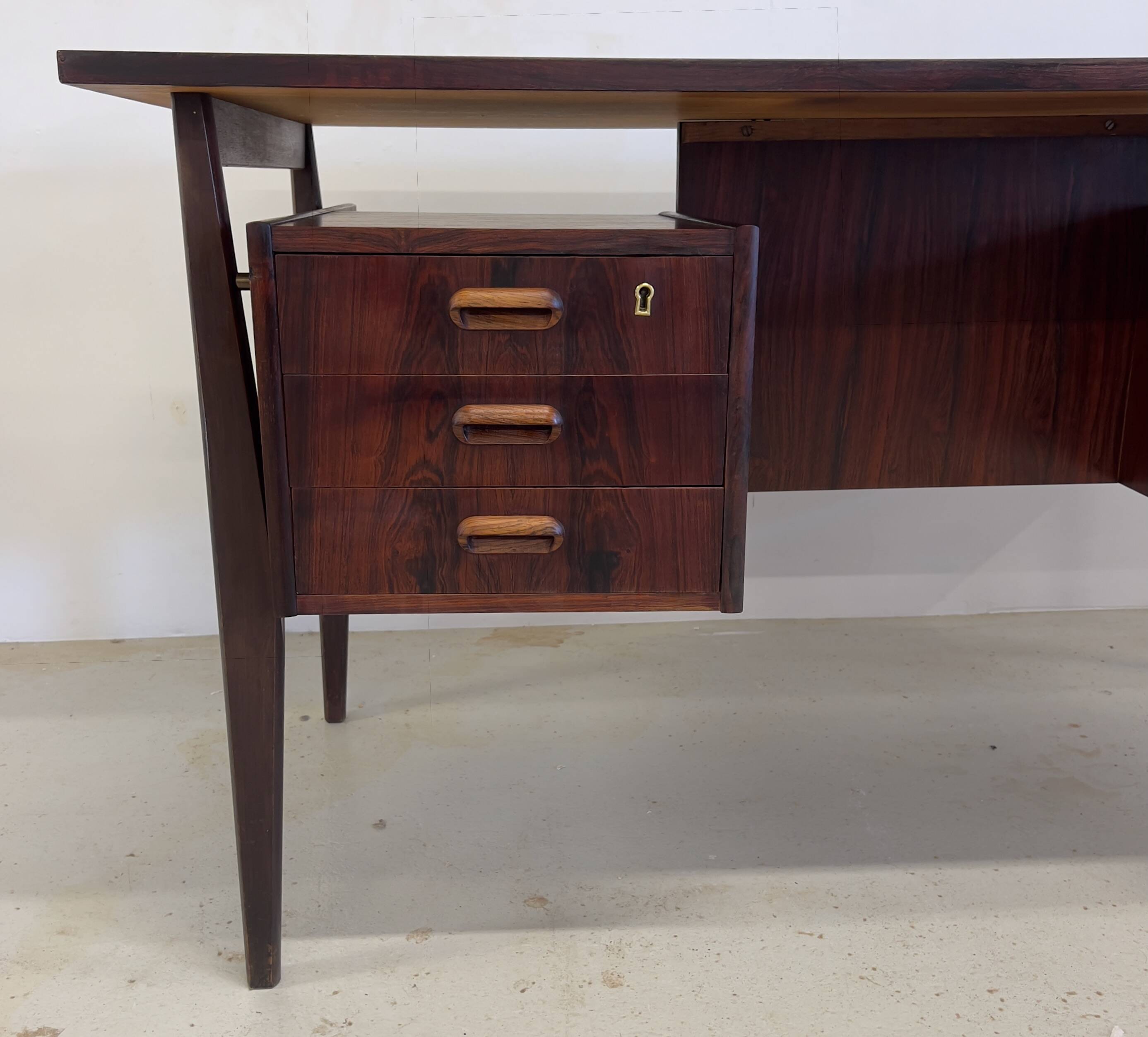 Bureau en palissandre par Gunnar Nielsen pour Tibergaard, années 1960.