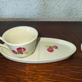 Head to head with retro flower decoration
