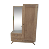 Asymmetrical cabinet