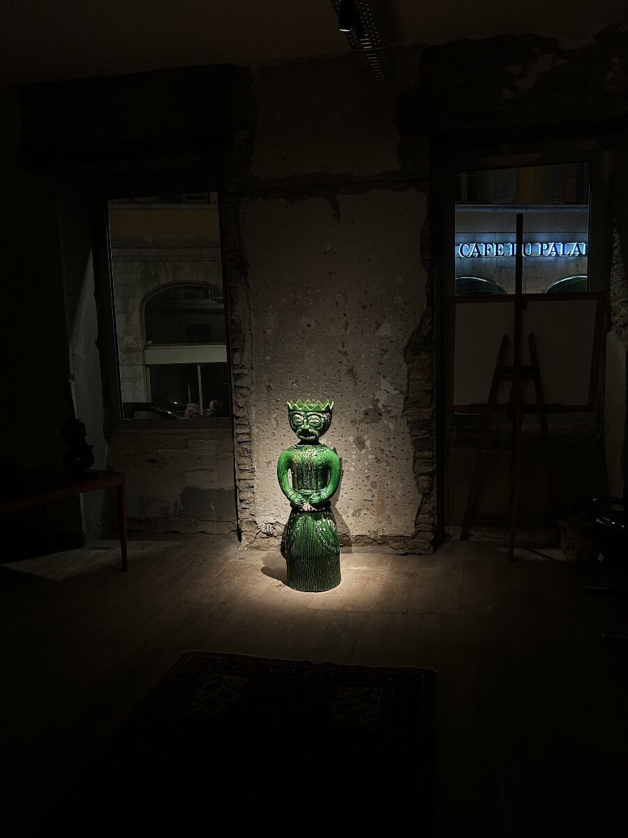 Roland Zobel - Large ceramic sculpture of a king