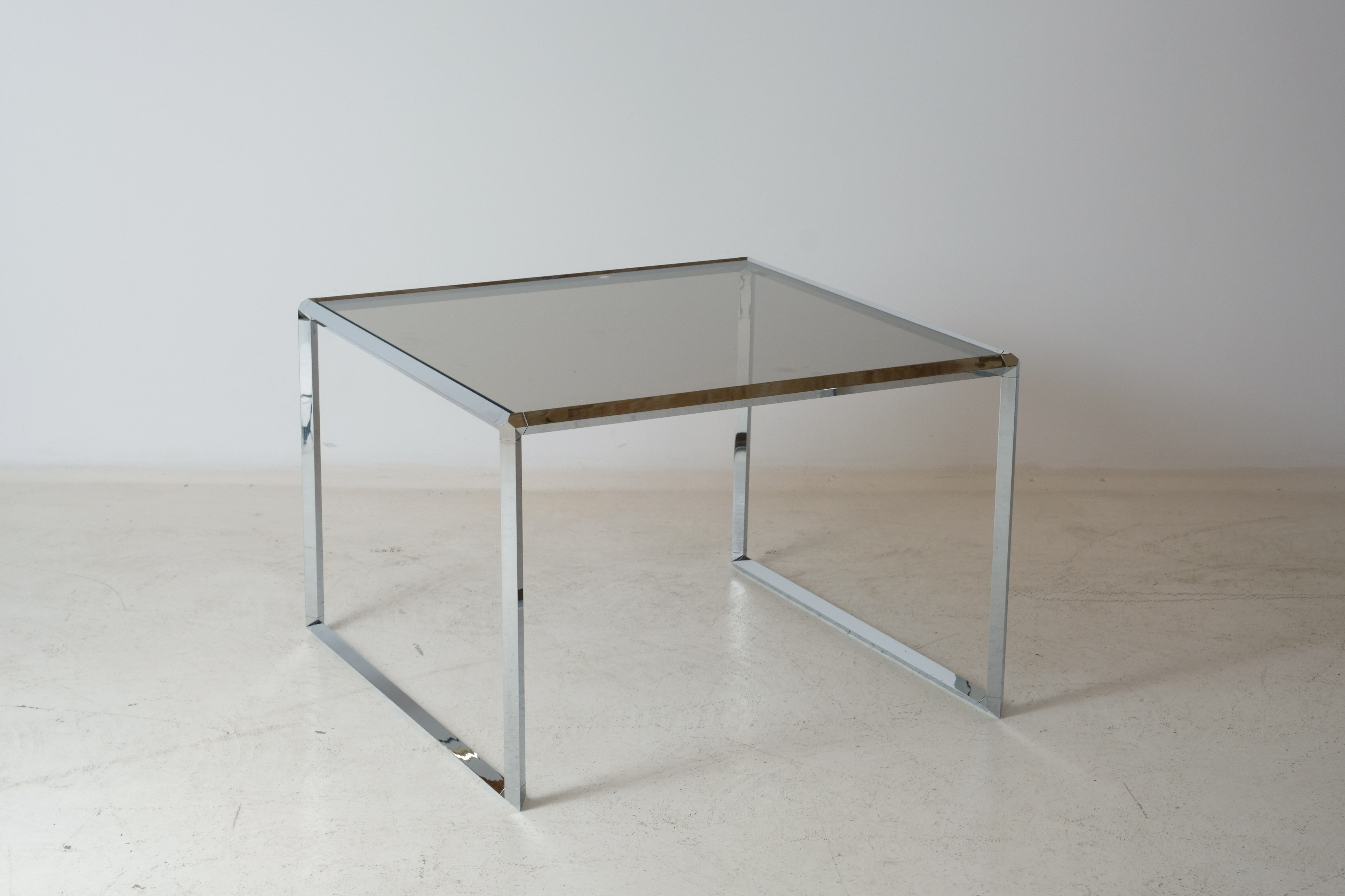 Coffee table vitra chrome and glass 1970's
