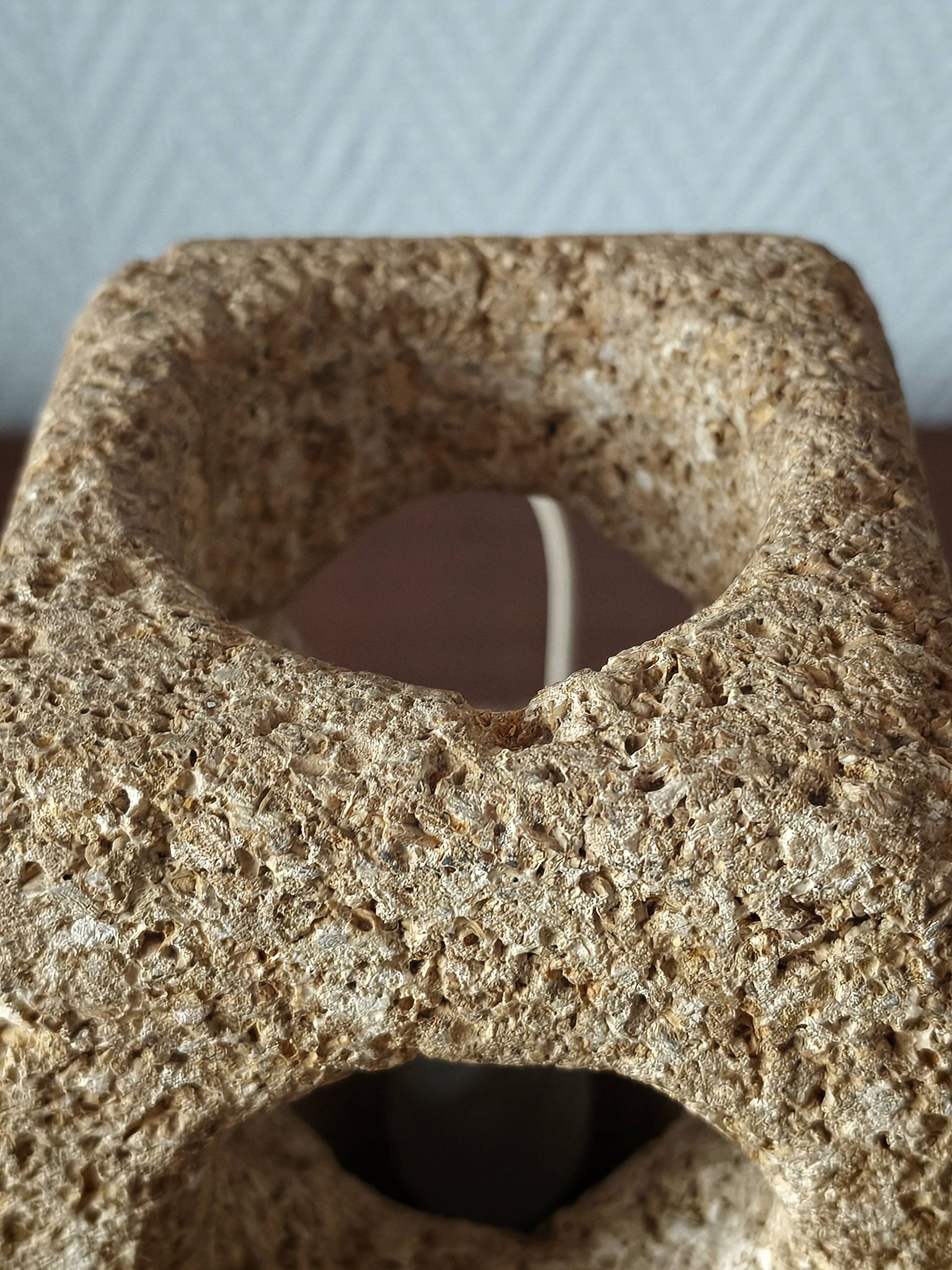 Sculptural lamp in stone 1960-70