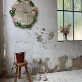 Oval ceramic mirror with flowers