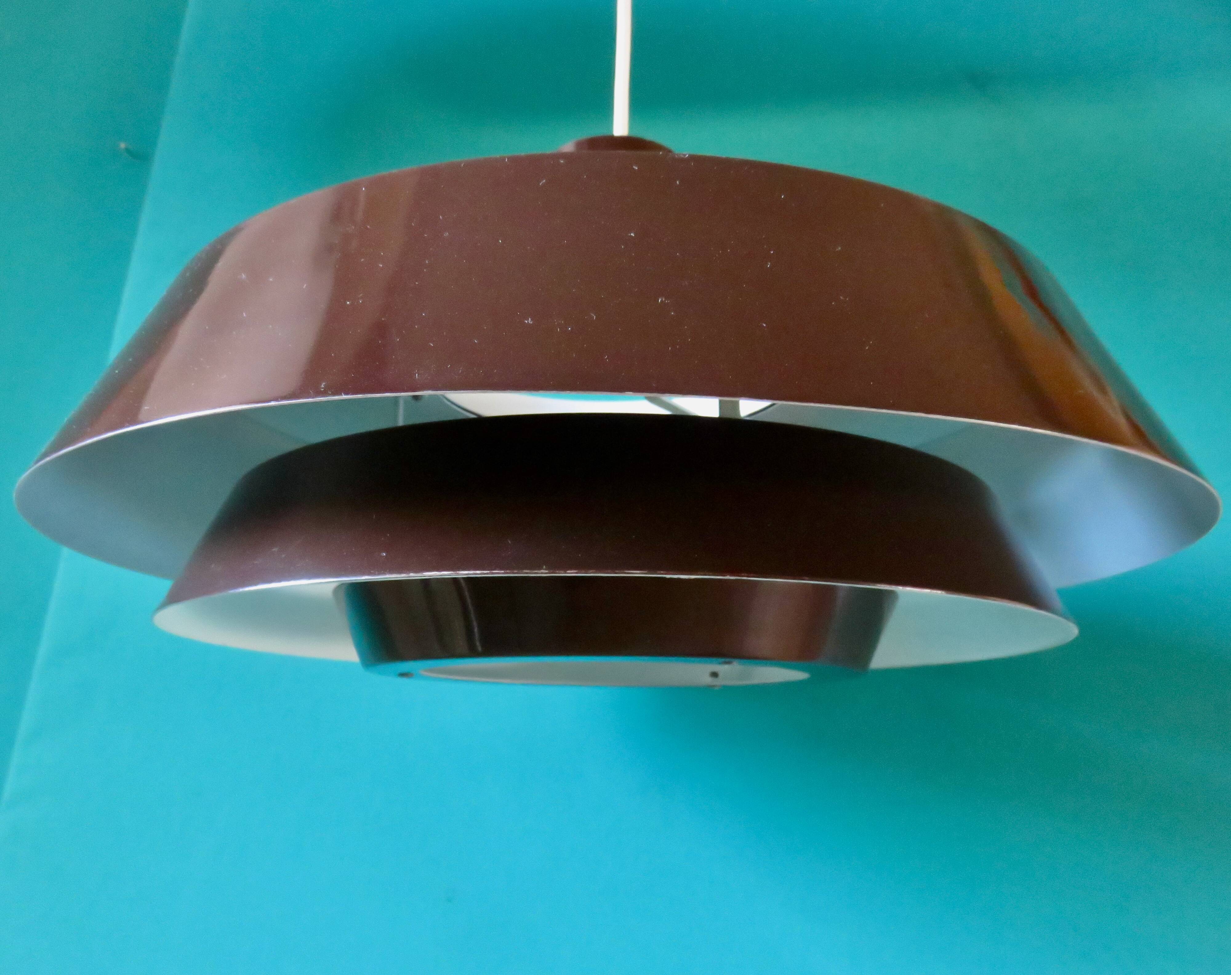 Suspension laqué brun, modèle taklampa par "e.s.horn", danemark 1970