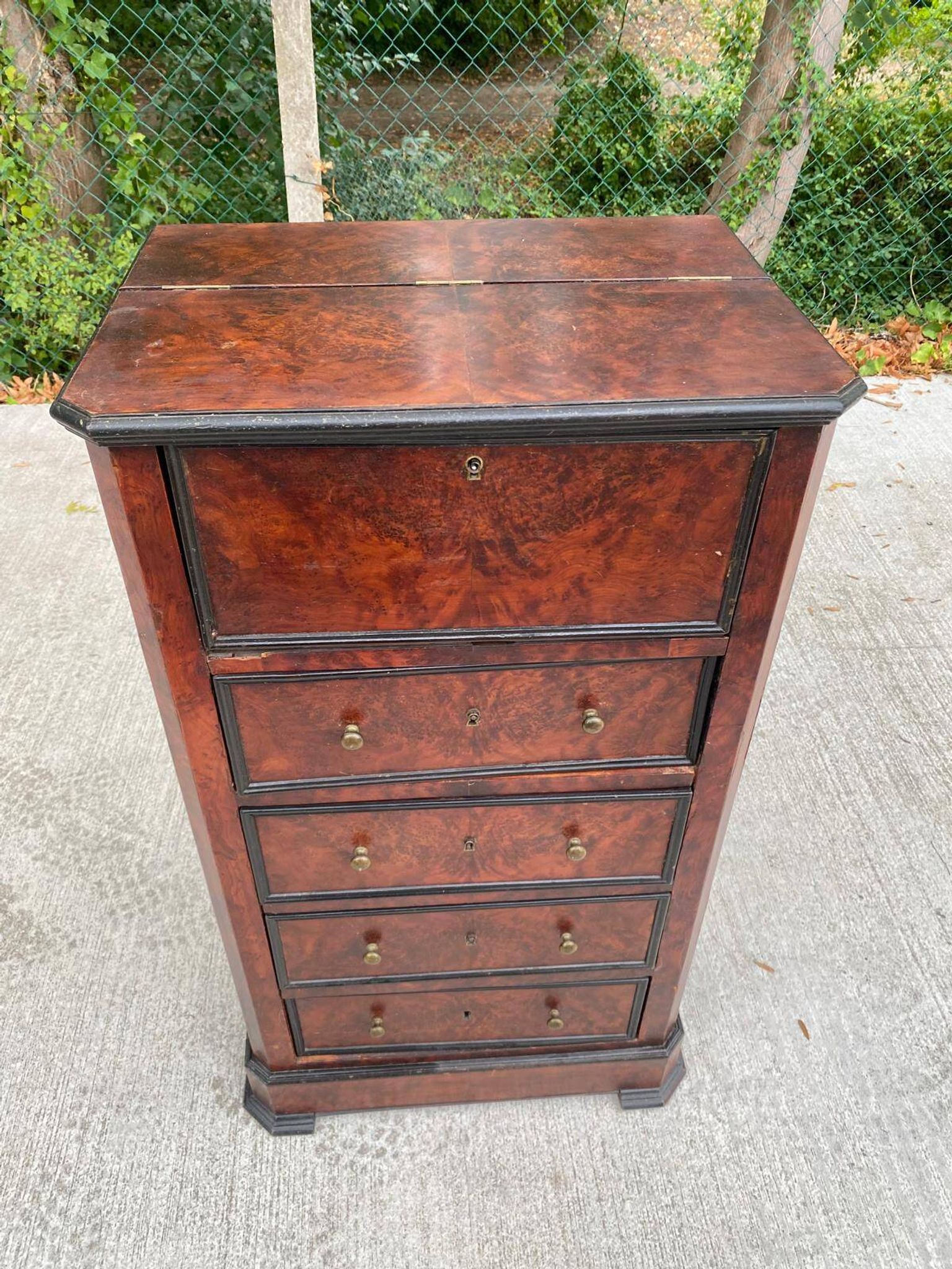 19th-century secretary chiffonnier in walnut burl & gilded leather with brass fittings.