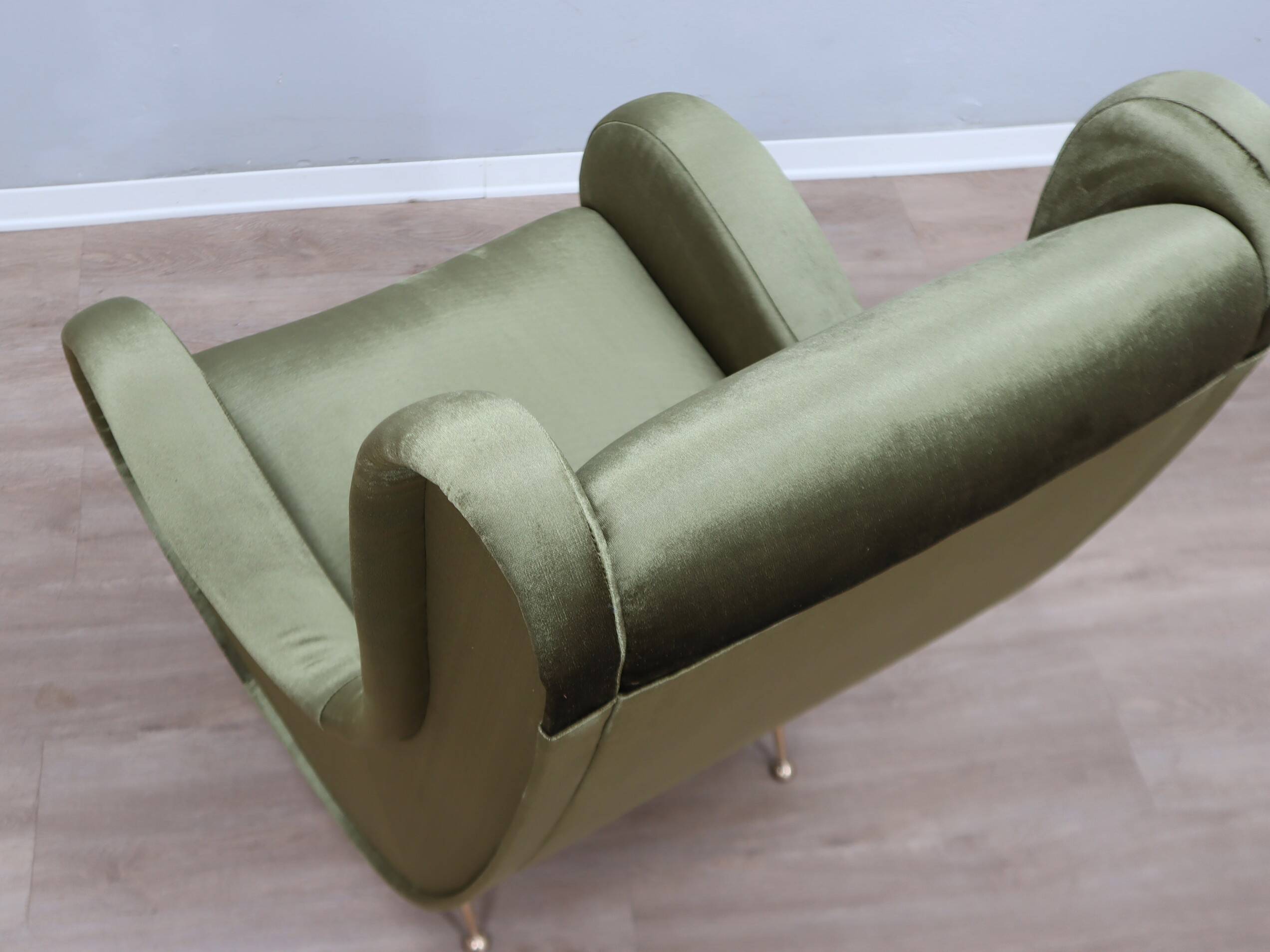 Fauteuil italien des années 1950 style Senior Zanuso en velours vert.