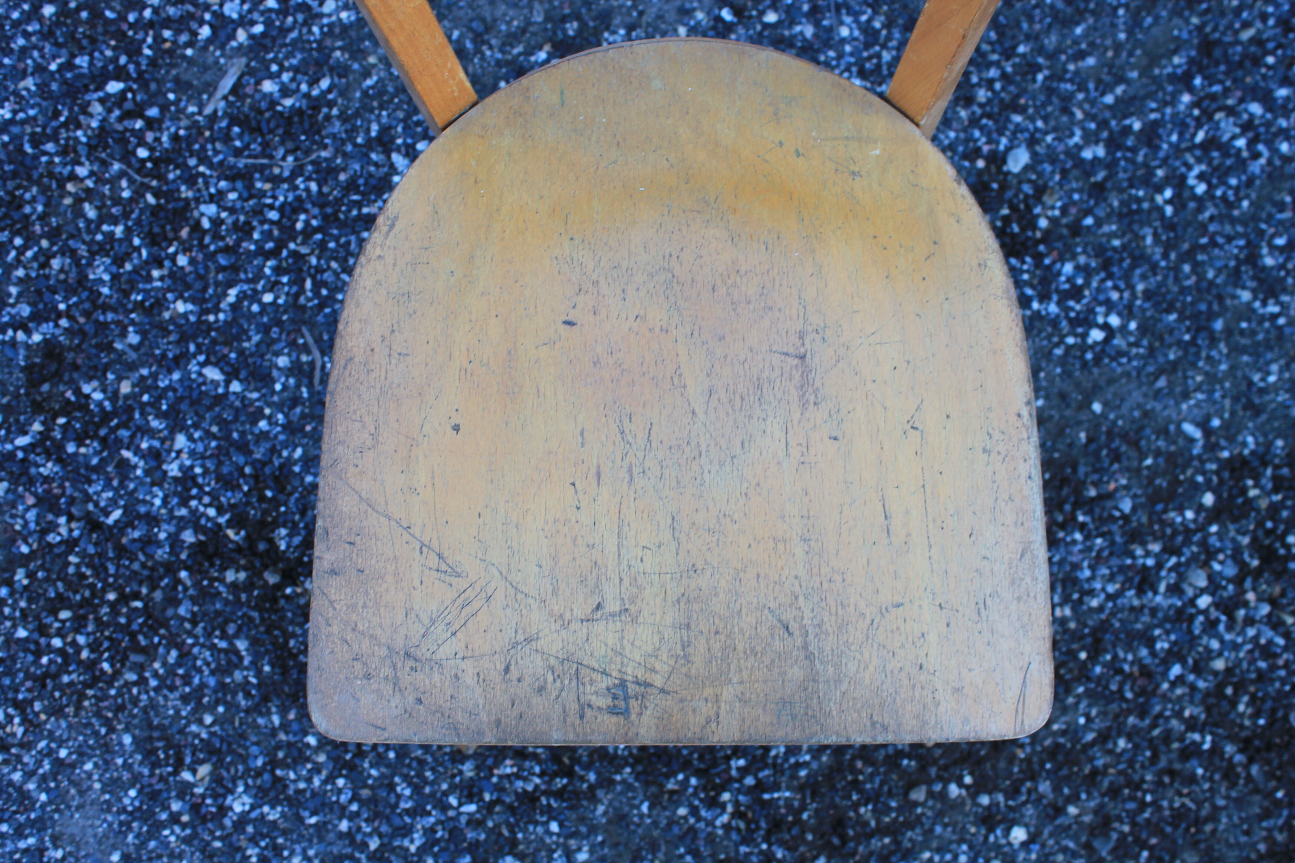 Set 10 community chairs