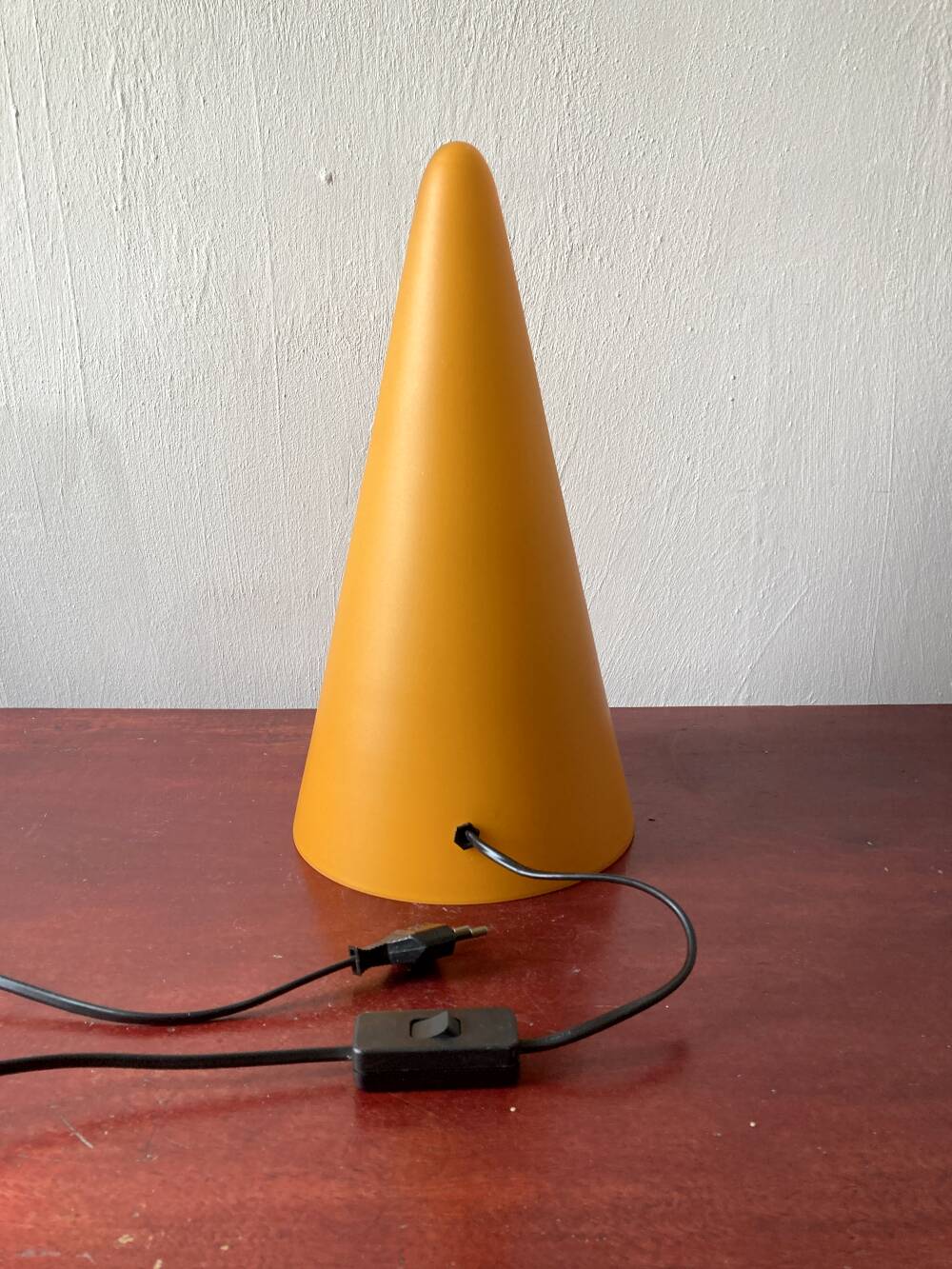 Lampe Teepee en verre Jaune orangé, années 1980-1990