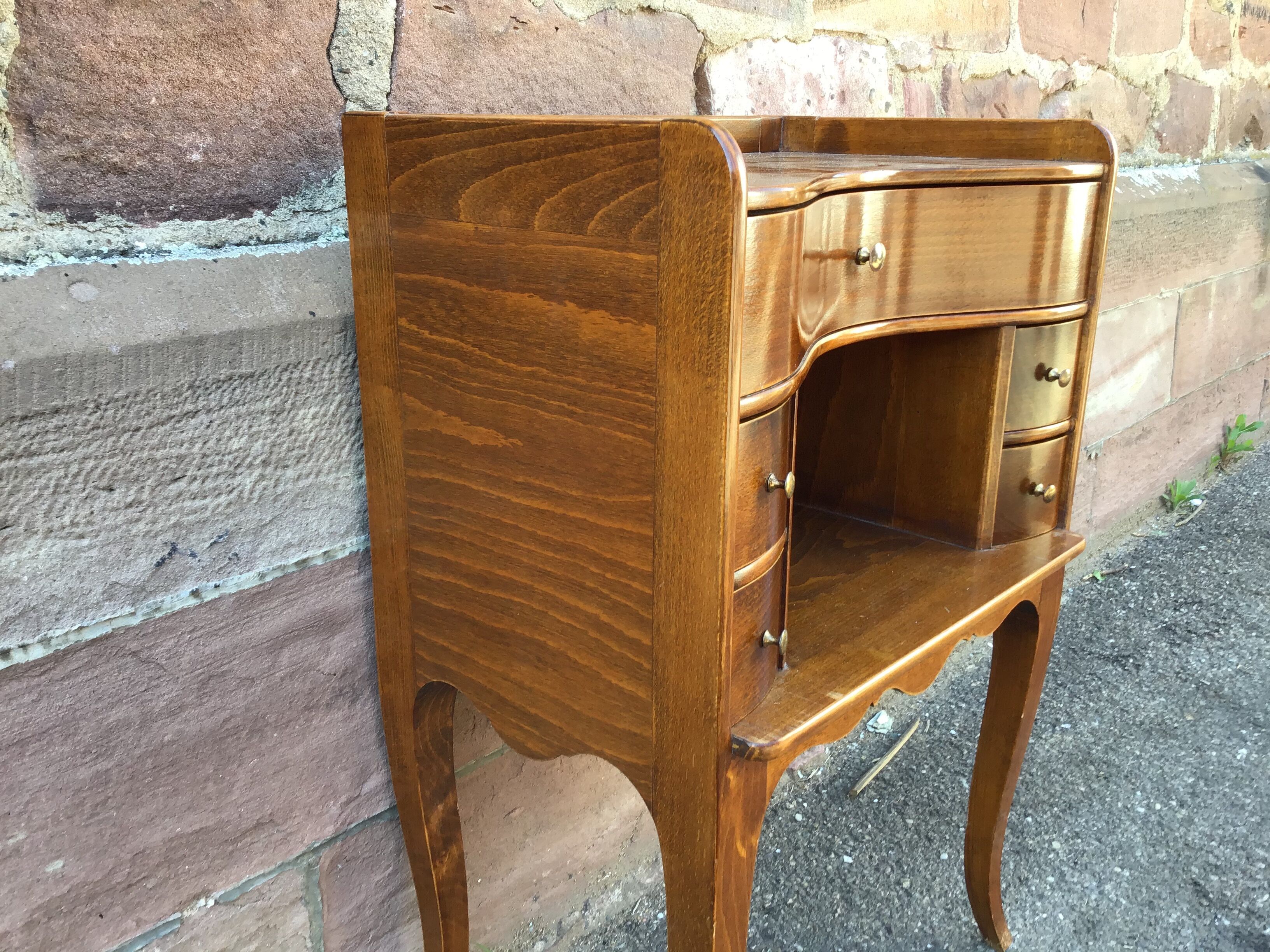 Curved side table style regence 1950