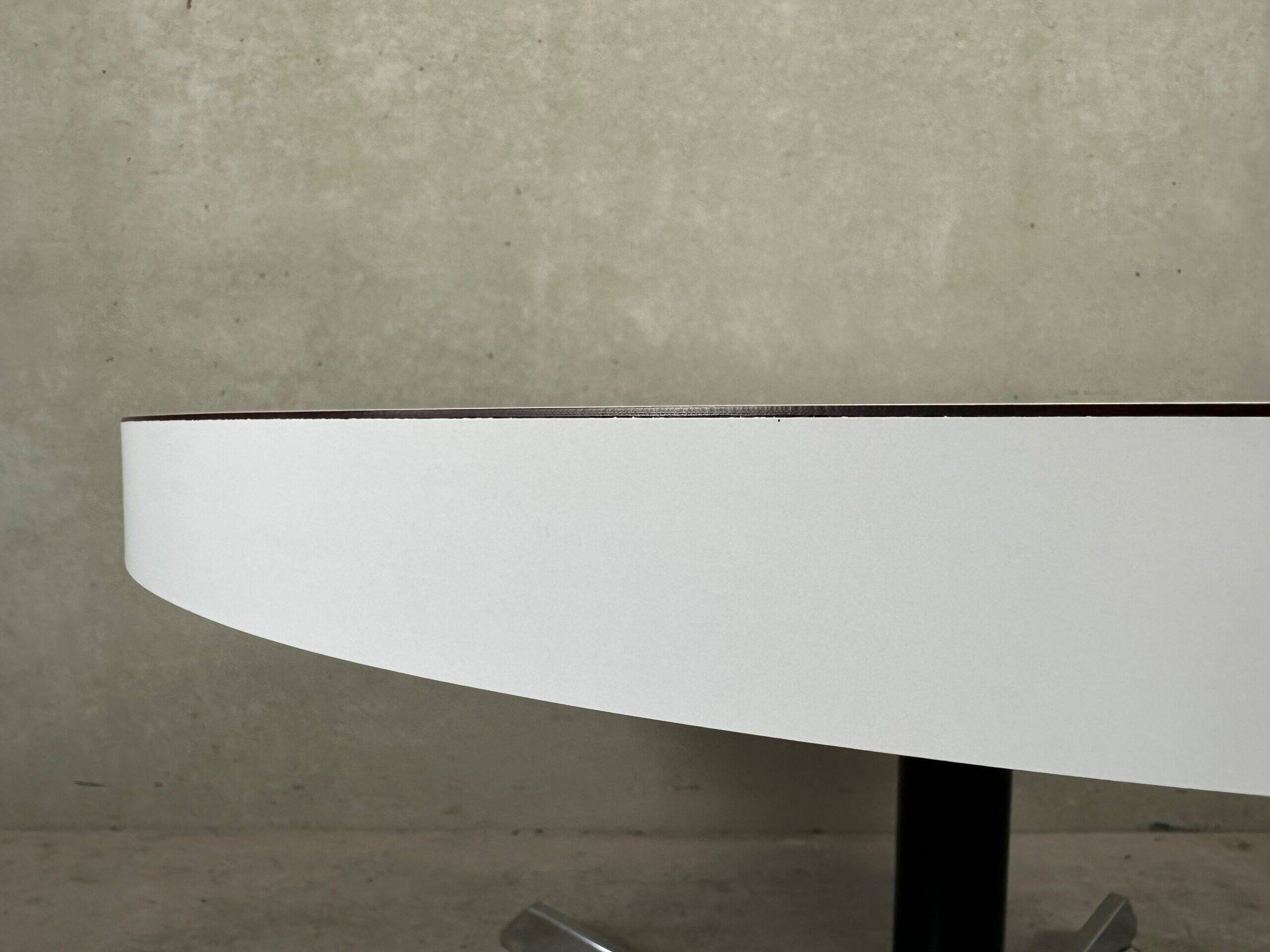 Table basse en formica blanche vintage