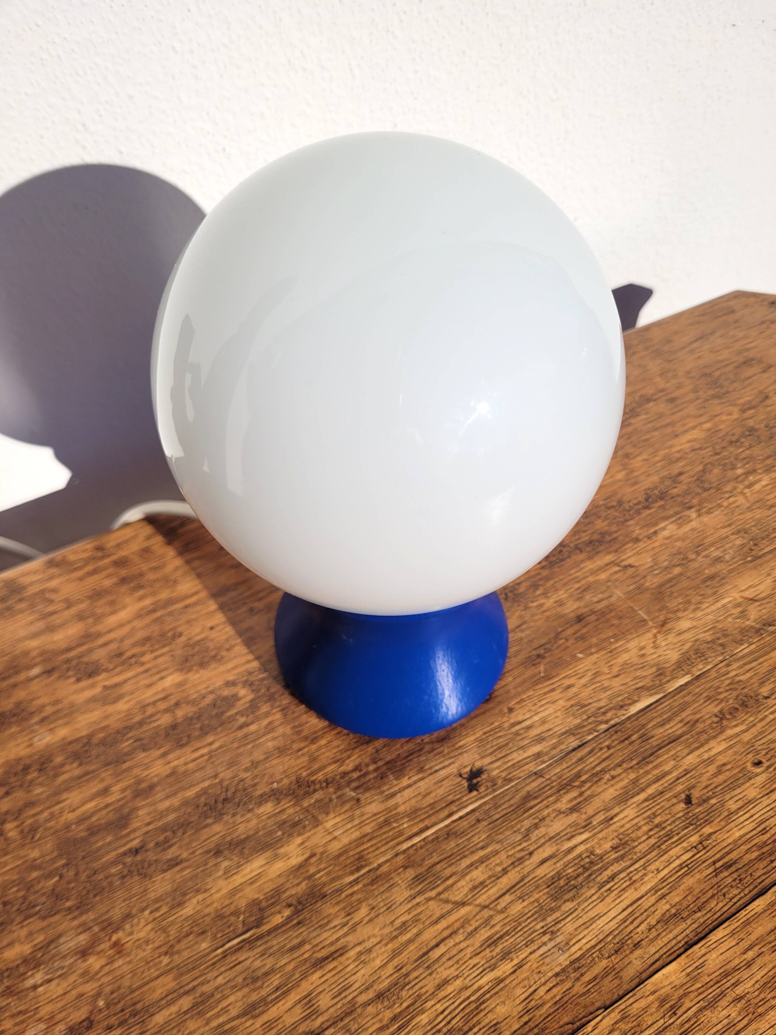 Small vintage blue diabolo foot lamp