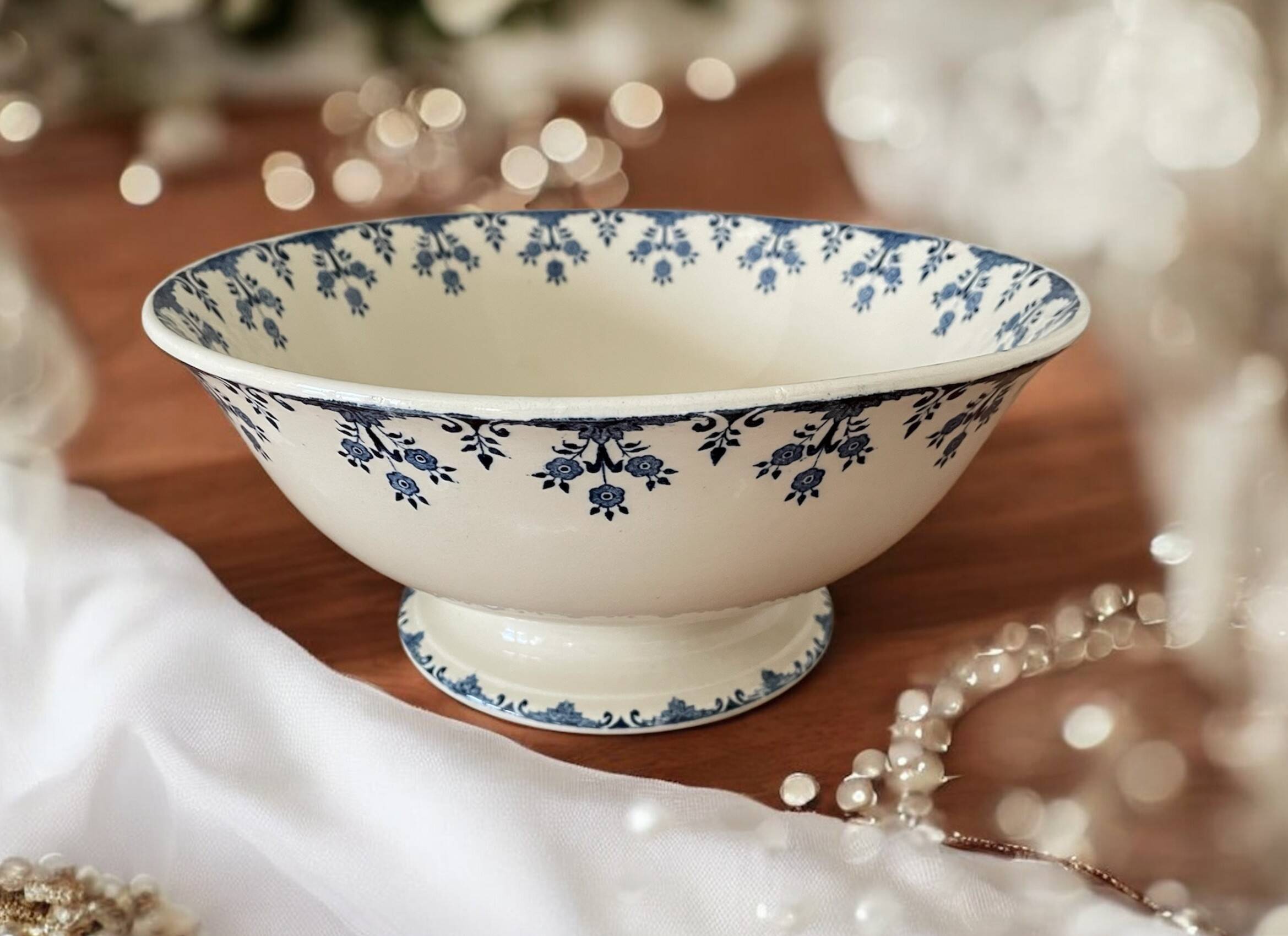Large antique pedestal salad bowl in Gien earthenware.