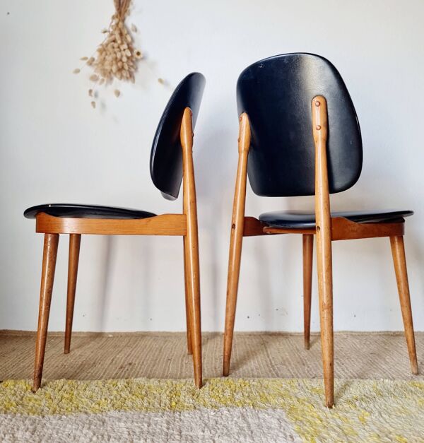 Paire de chaises vintage 1960 – Pieds compas & Simili-cuir noir
