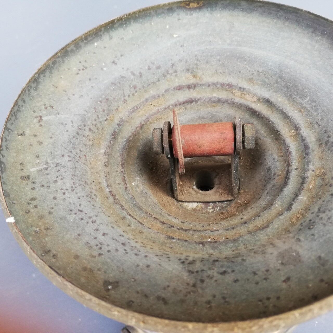 Old suspension of the early twentieth vintage