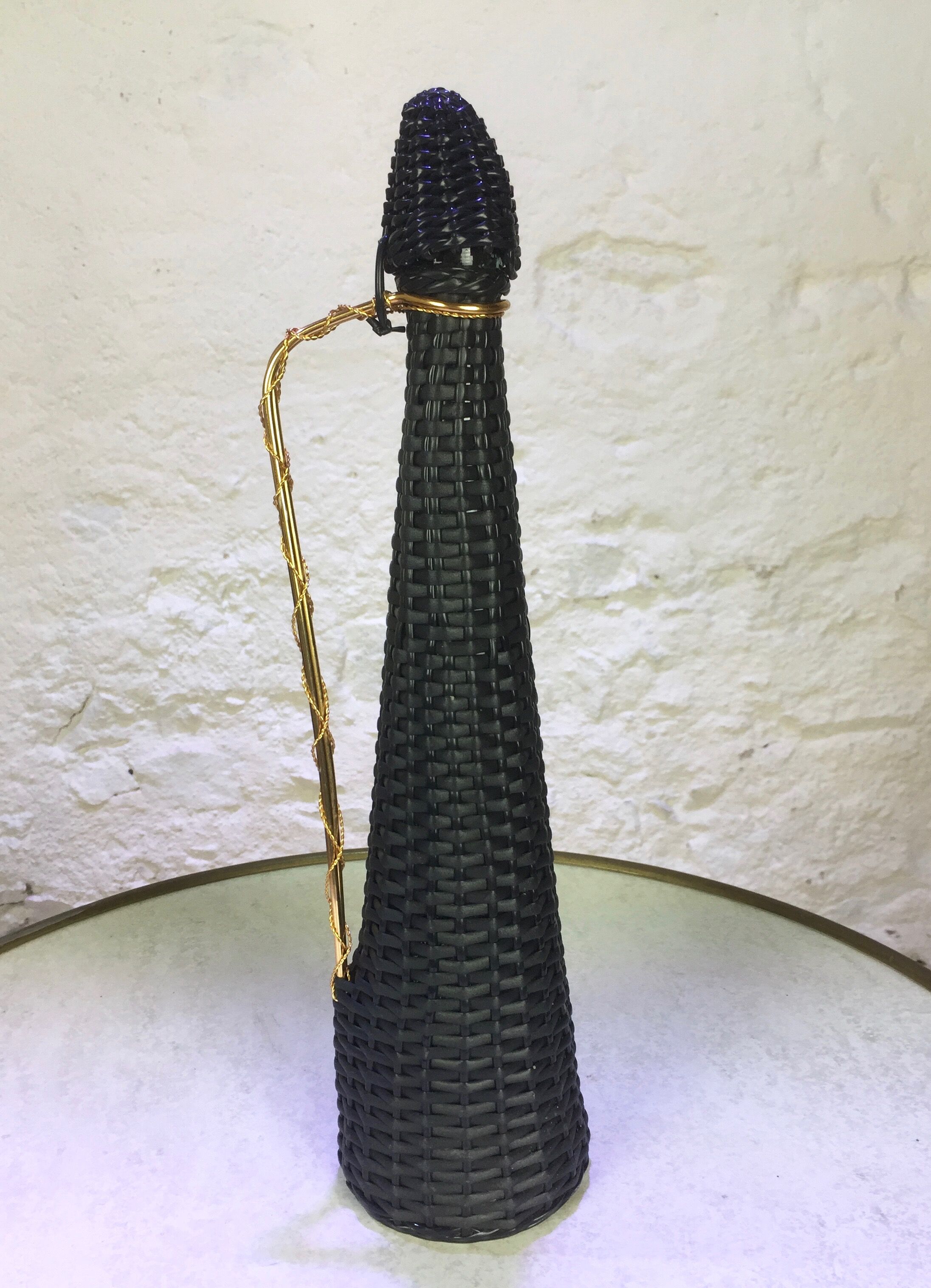 Bonbonne en scoubidou noire