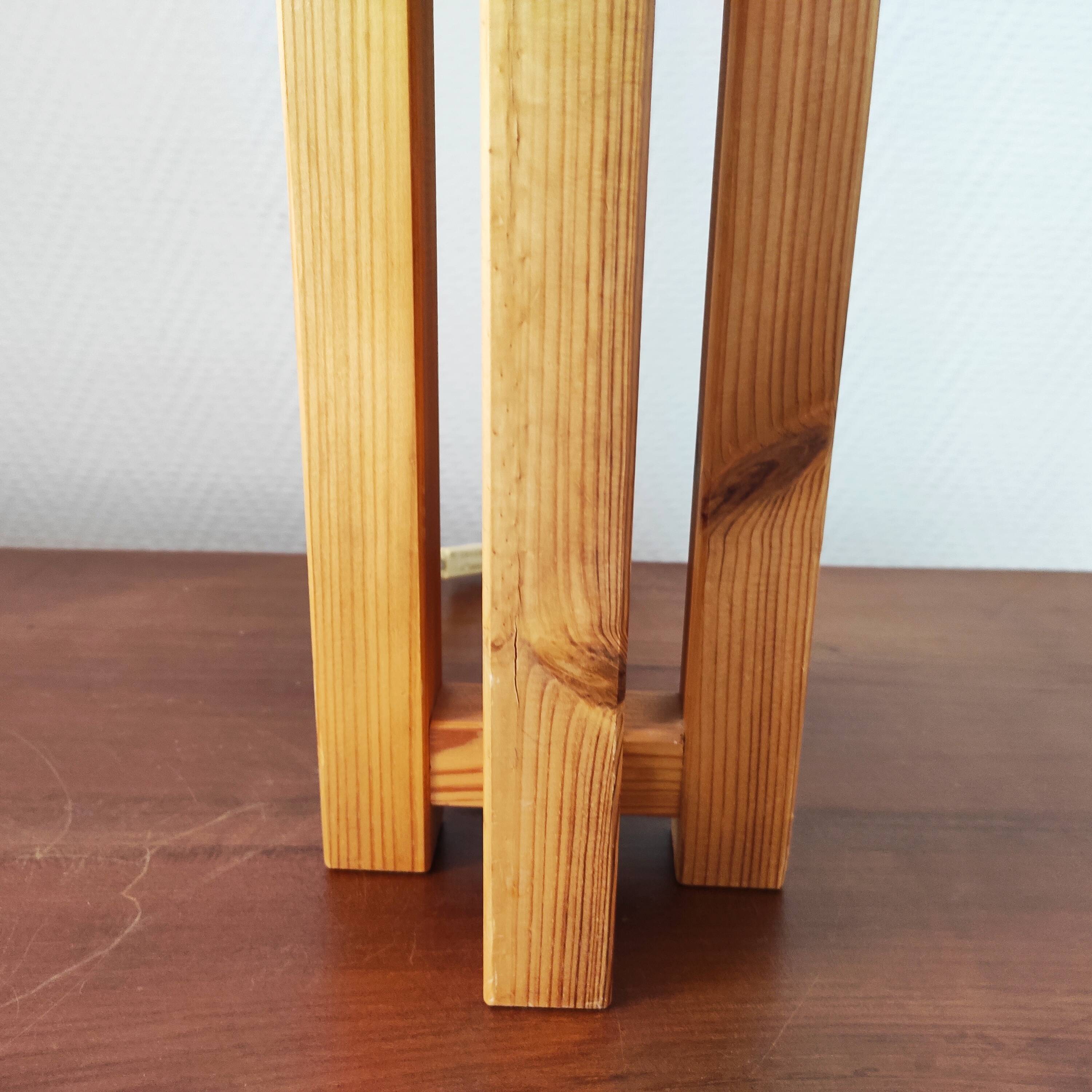 Modernist Scandinavian lamp in solid pine – Sweden, 1970s