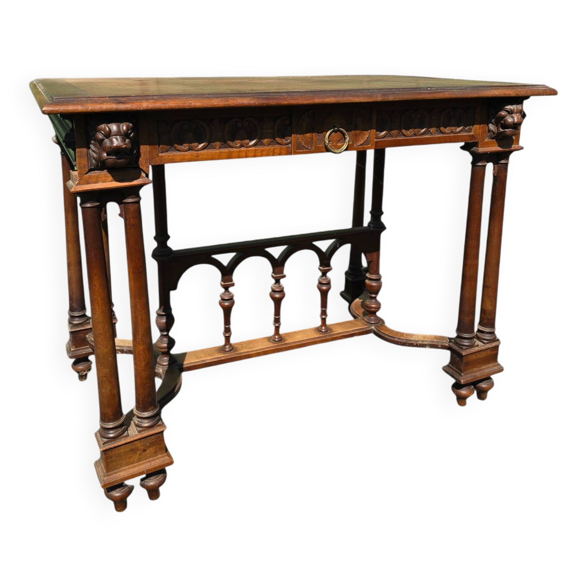 Bureau style Renaissance en bois sculpté
