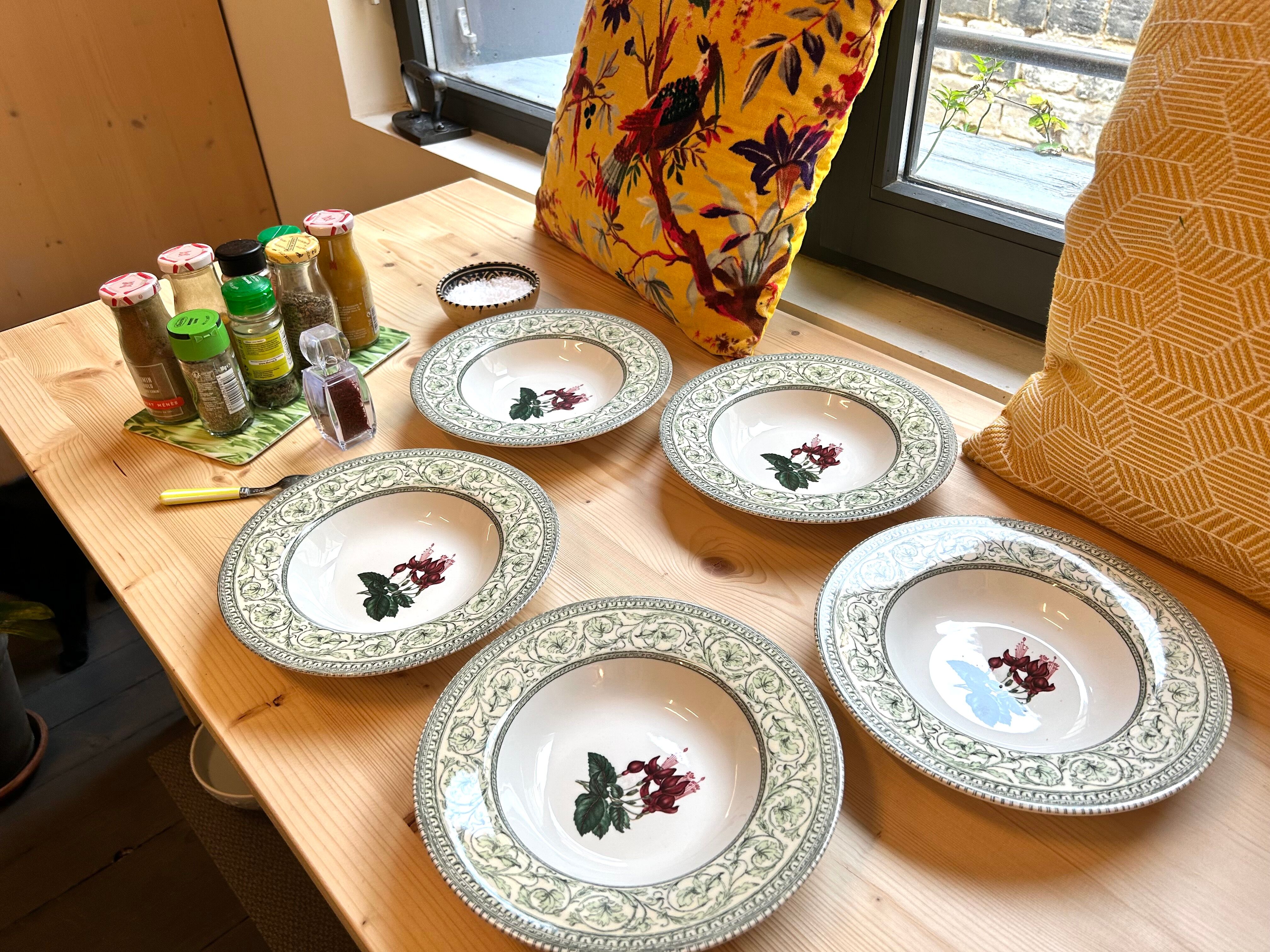 Plates" applebee collection " by "the royal horticultural society"