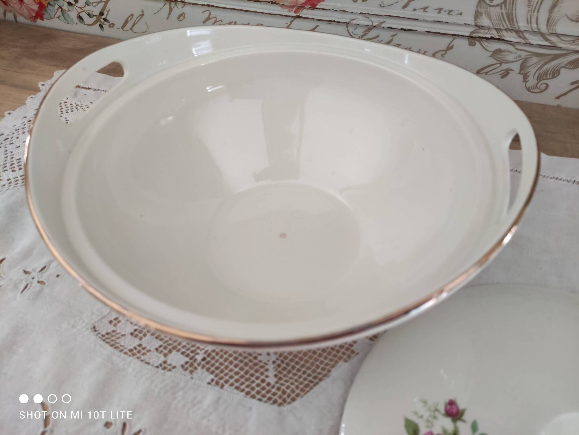 Porcelain tureen from gien france model pompadour