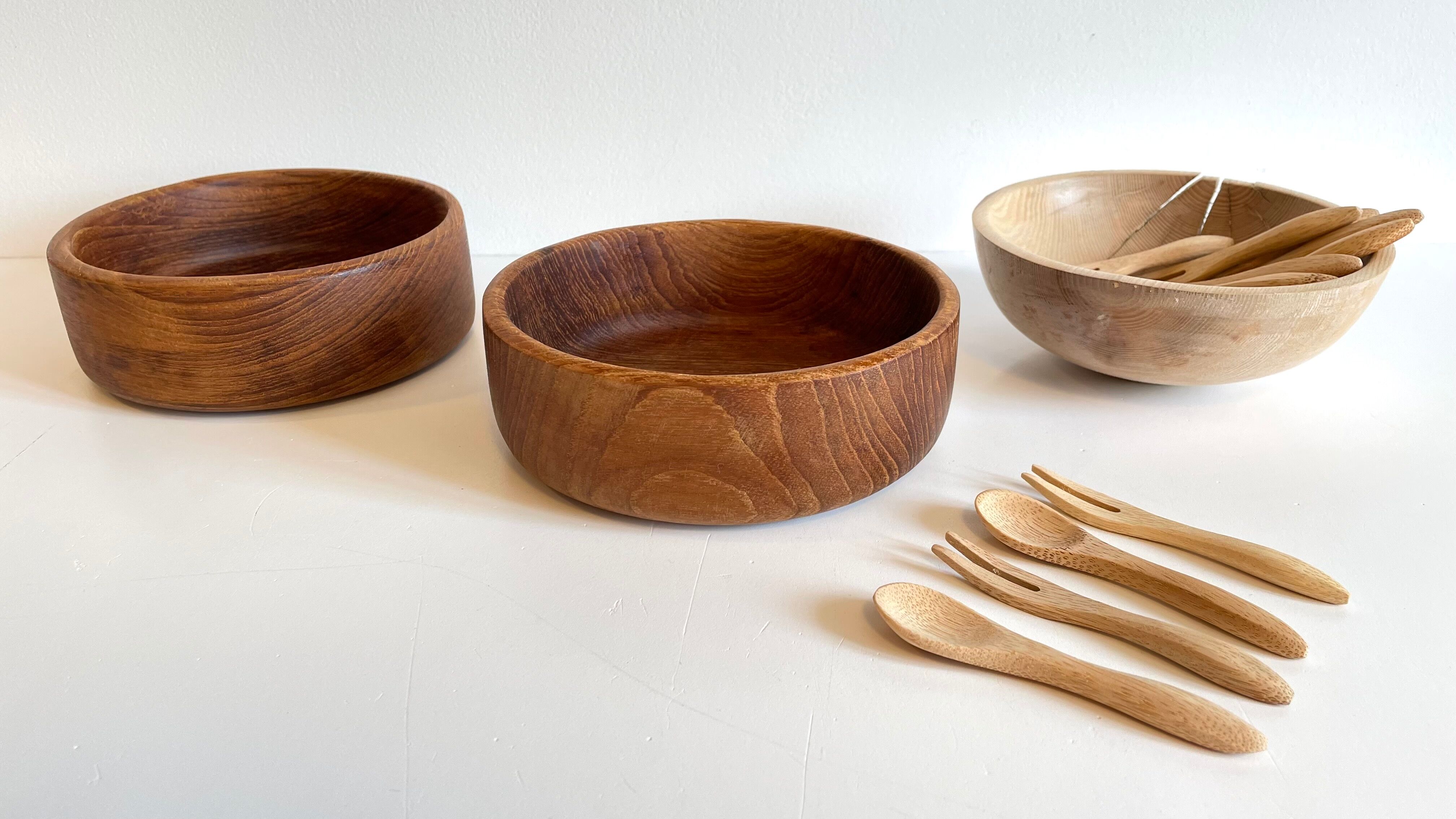 3 wooden bowls and 12 mini cutlery at apéro