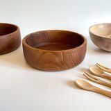 3 wooden bowls and 12 mini cutlery at apéro