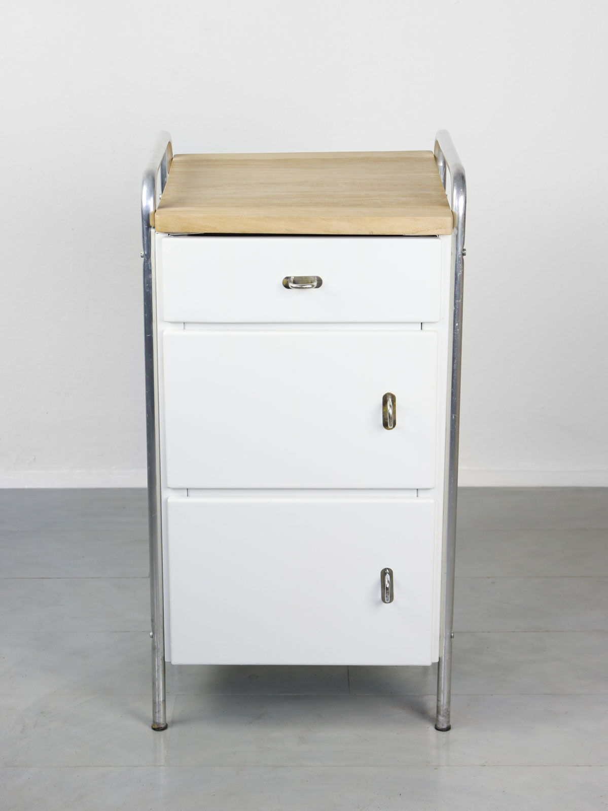 Armoires industrielles du milieu du siècle