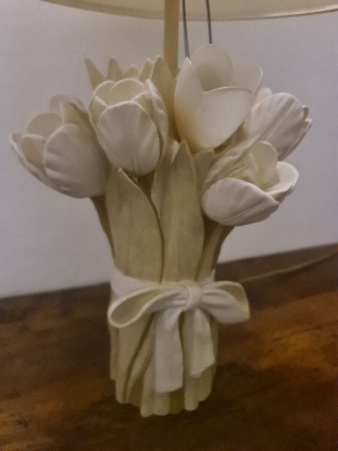 White tulip 🌷 lamp