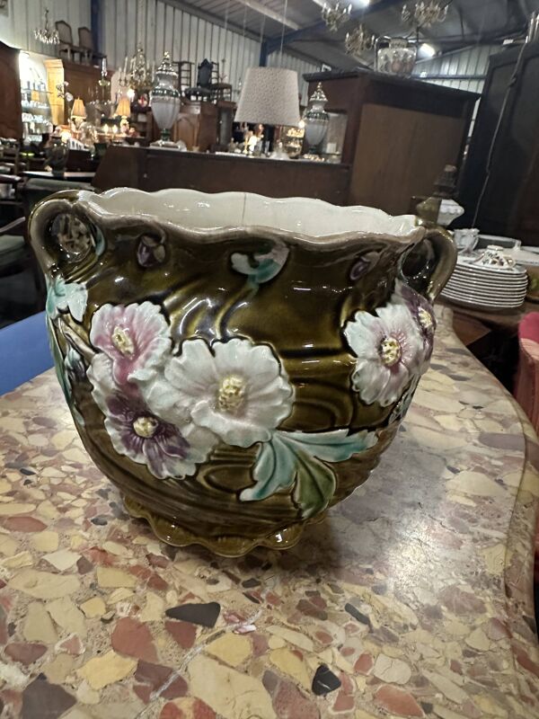 Cache pot en Barbotine