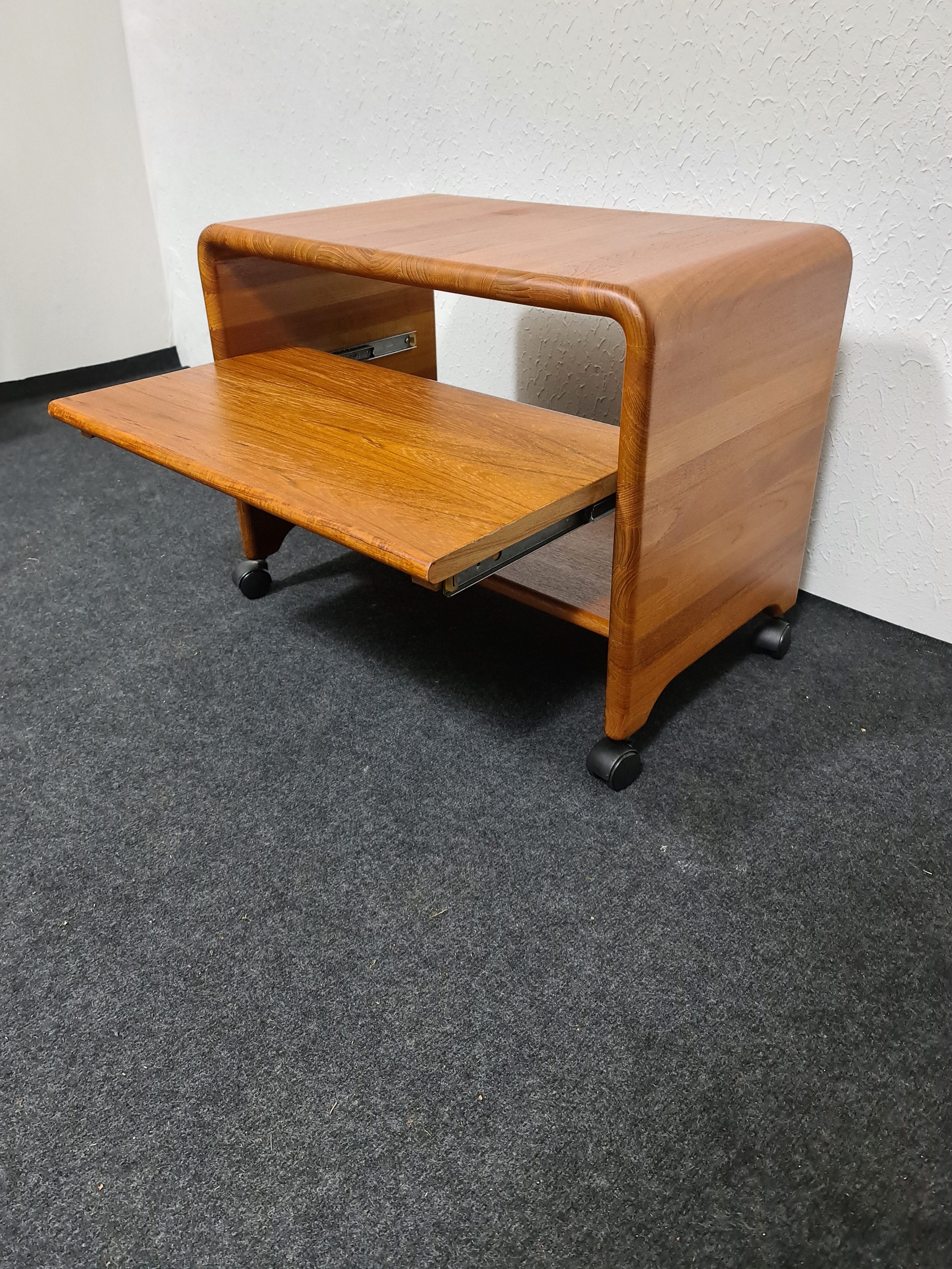 Vintage teak Danish design audio/tea or trolley by Hornbaer Mobilfabrik