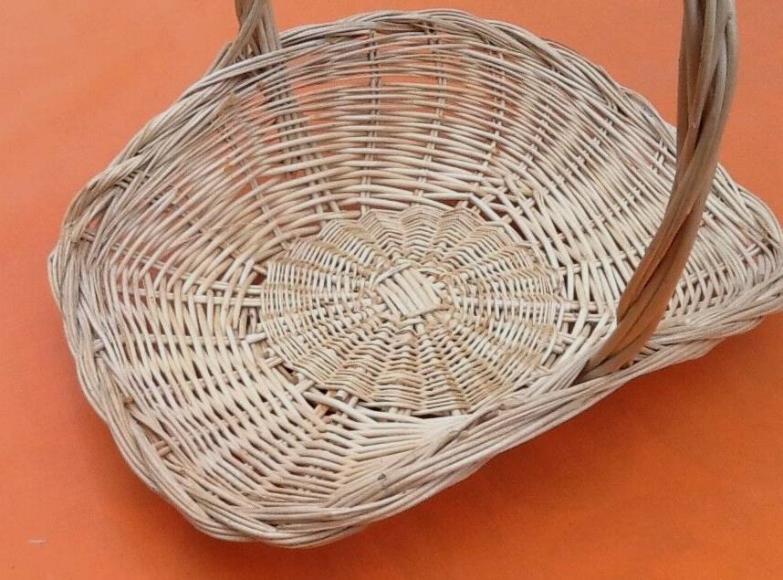 Butterfly basket centerpiece fruit / vegetable basket woven wicker