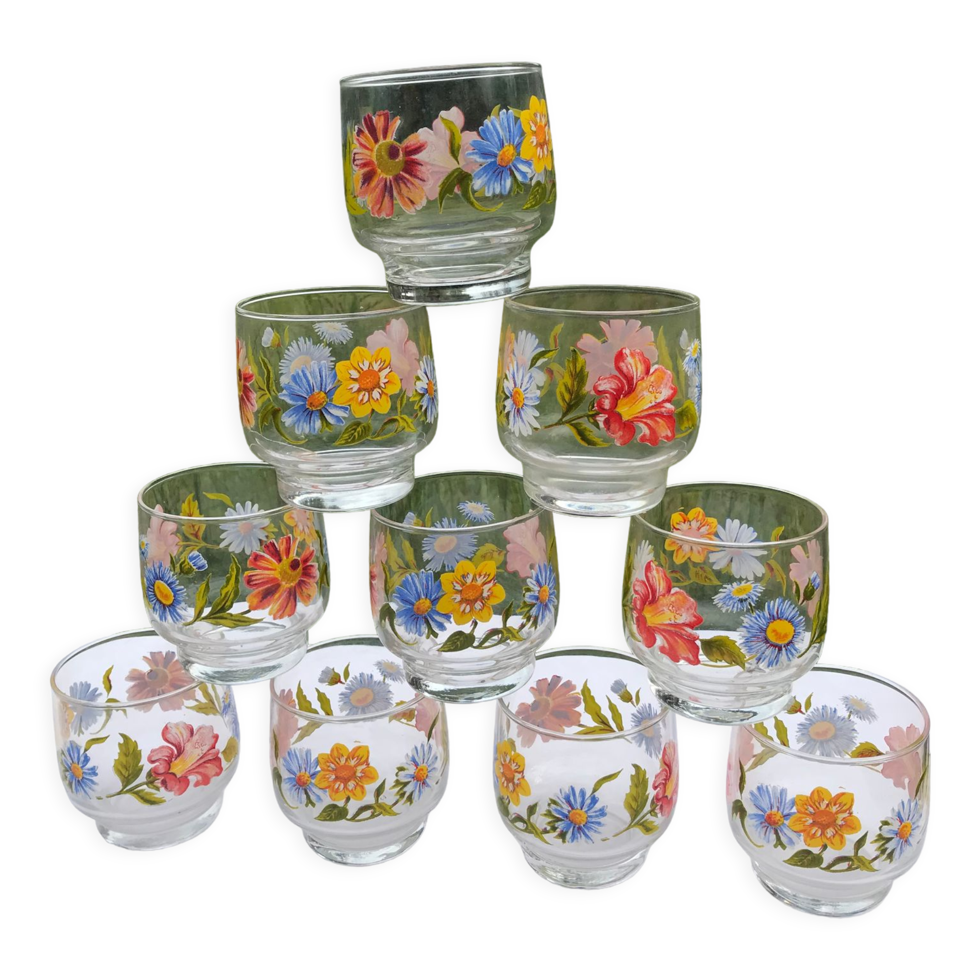 10 vintage glasses with flower patterns